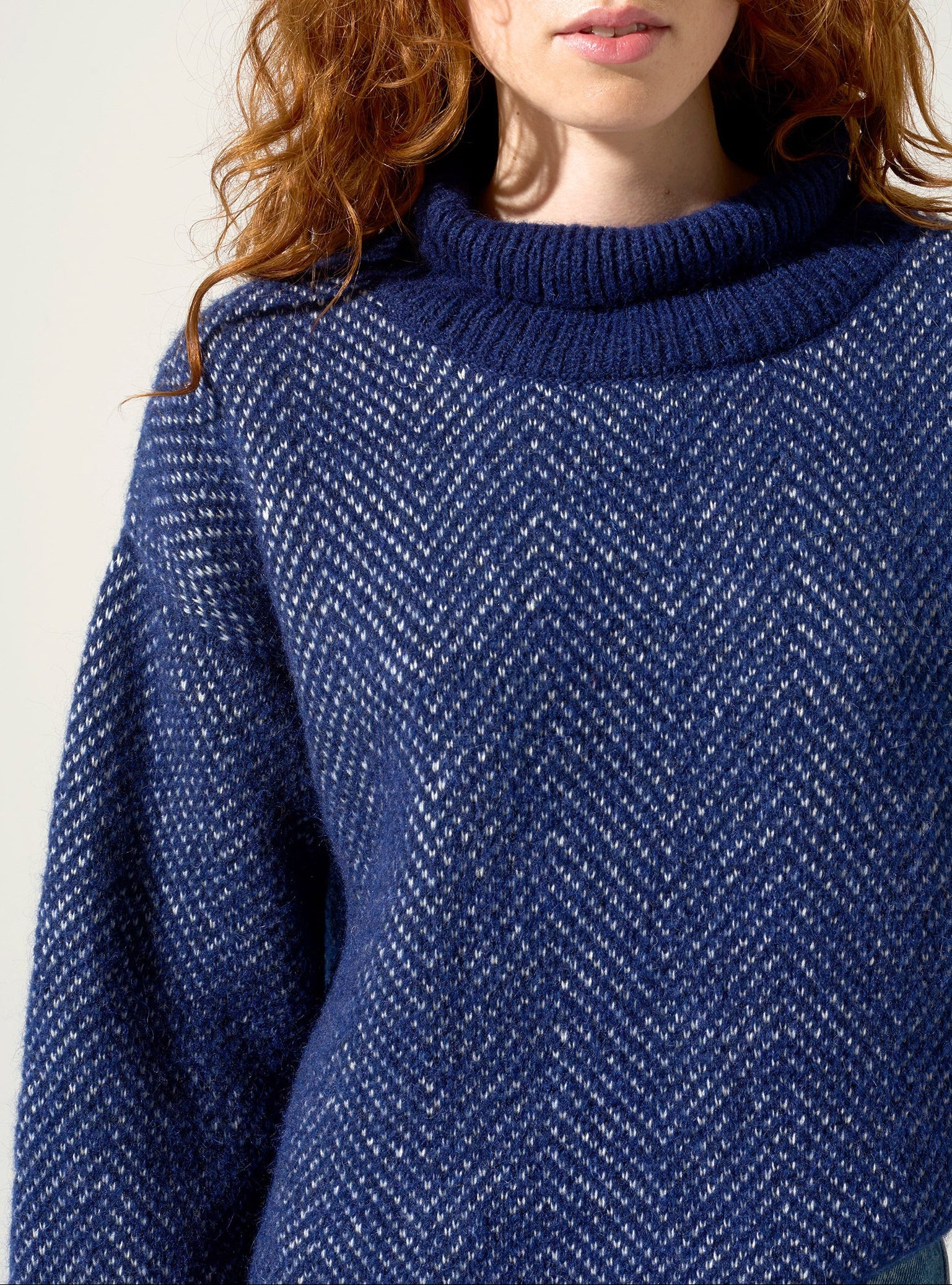 Pullover mit hohem Kragen