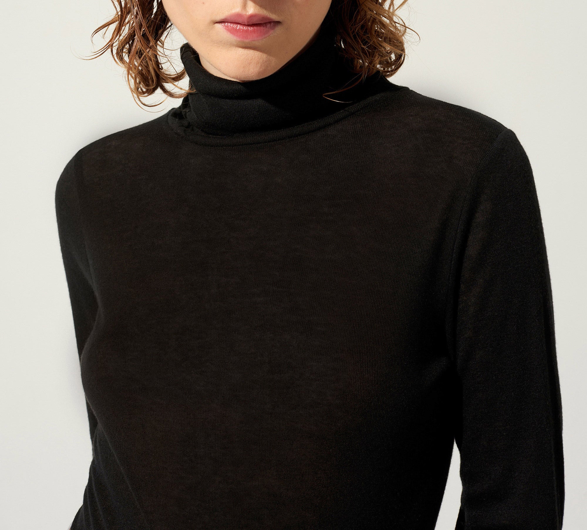 T-shirt col roulé acoté