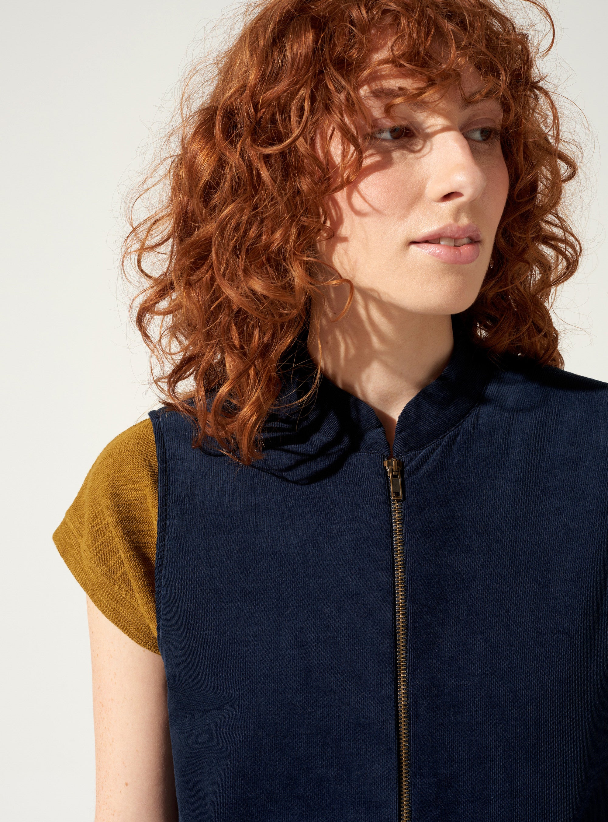 Sleeveless jacket