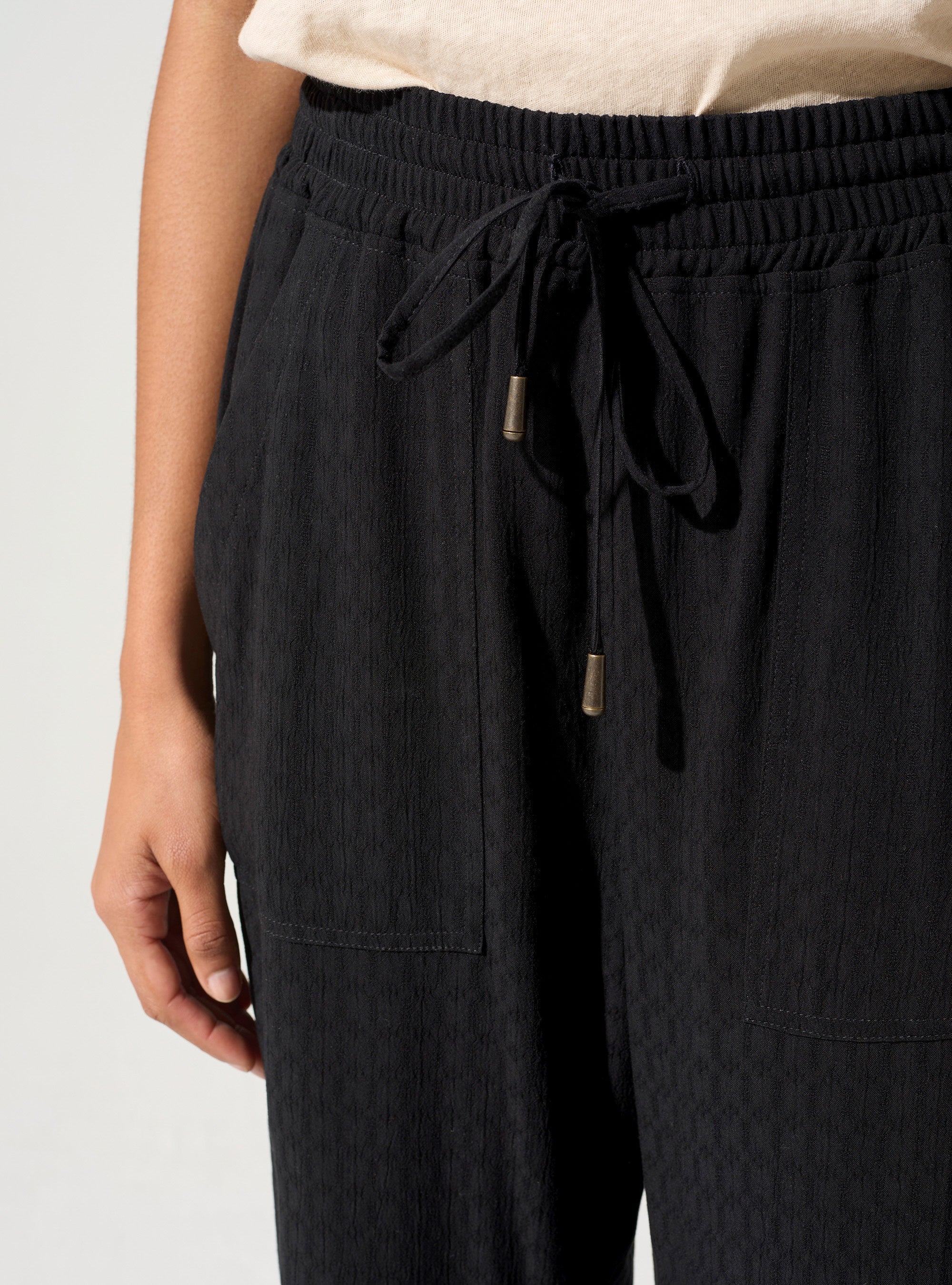 Pantalon droit élastiqué acoté