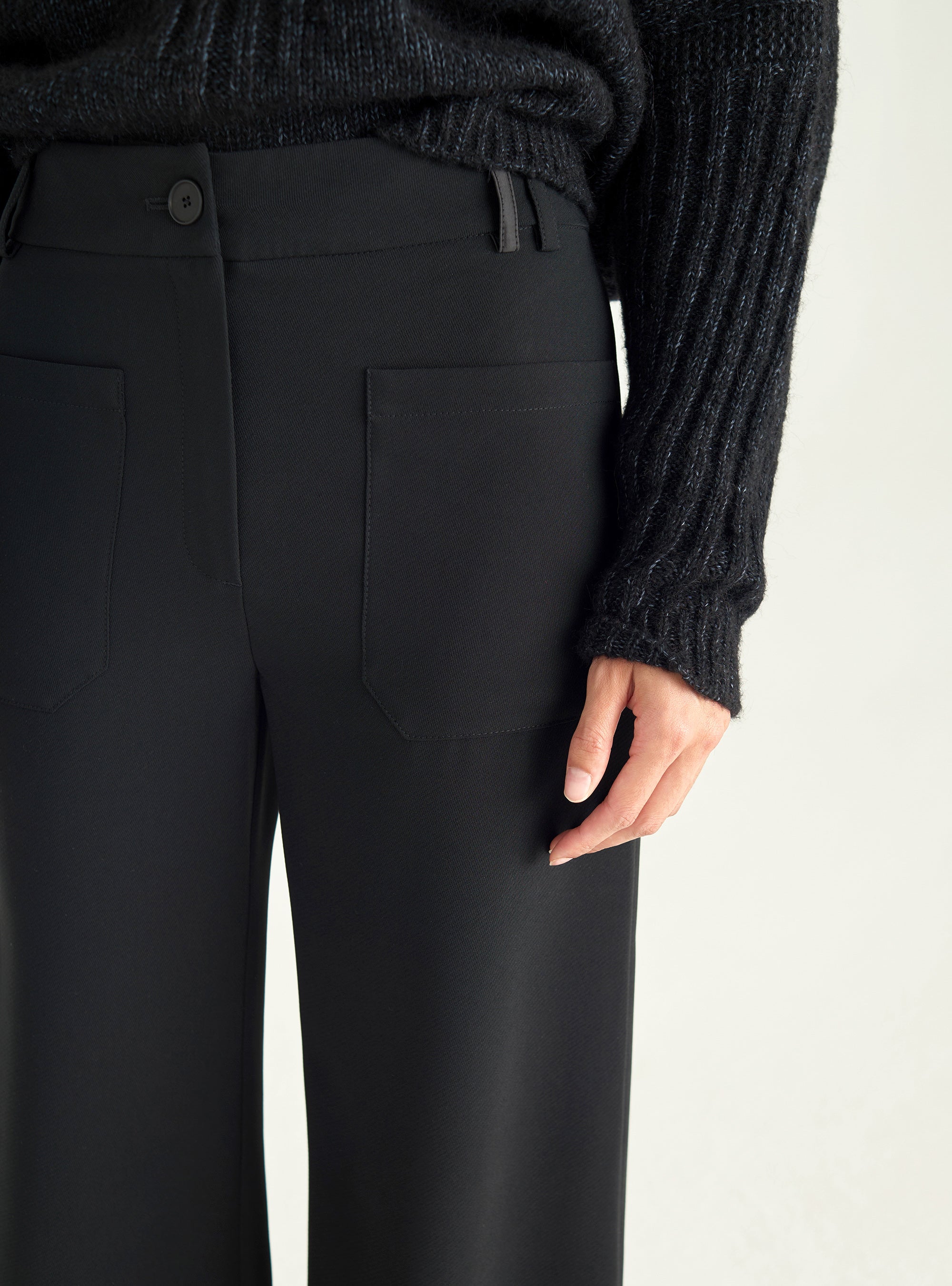 Hoch taillierte, verkürzte Hose