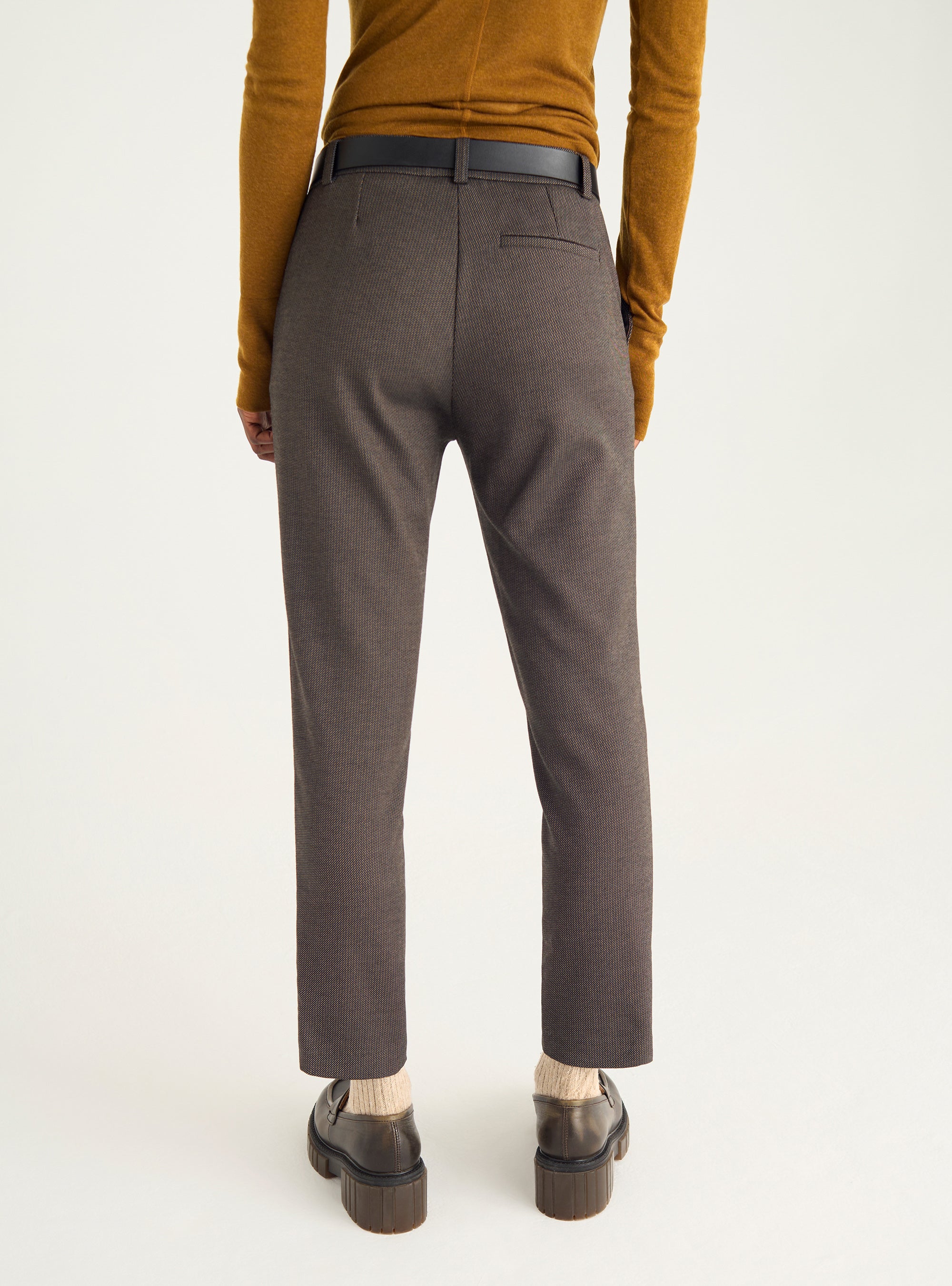 Slim pants