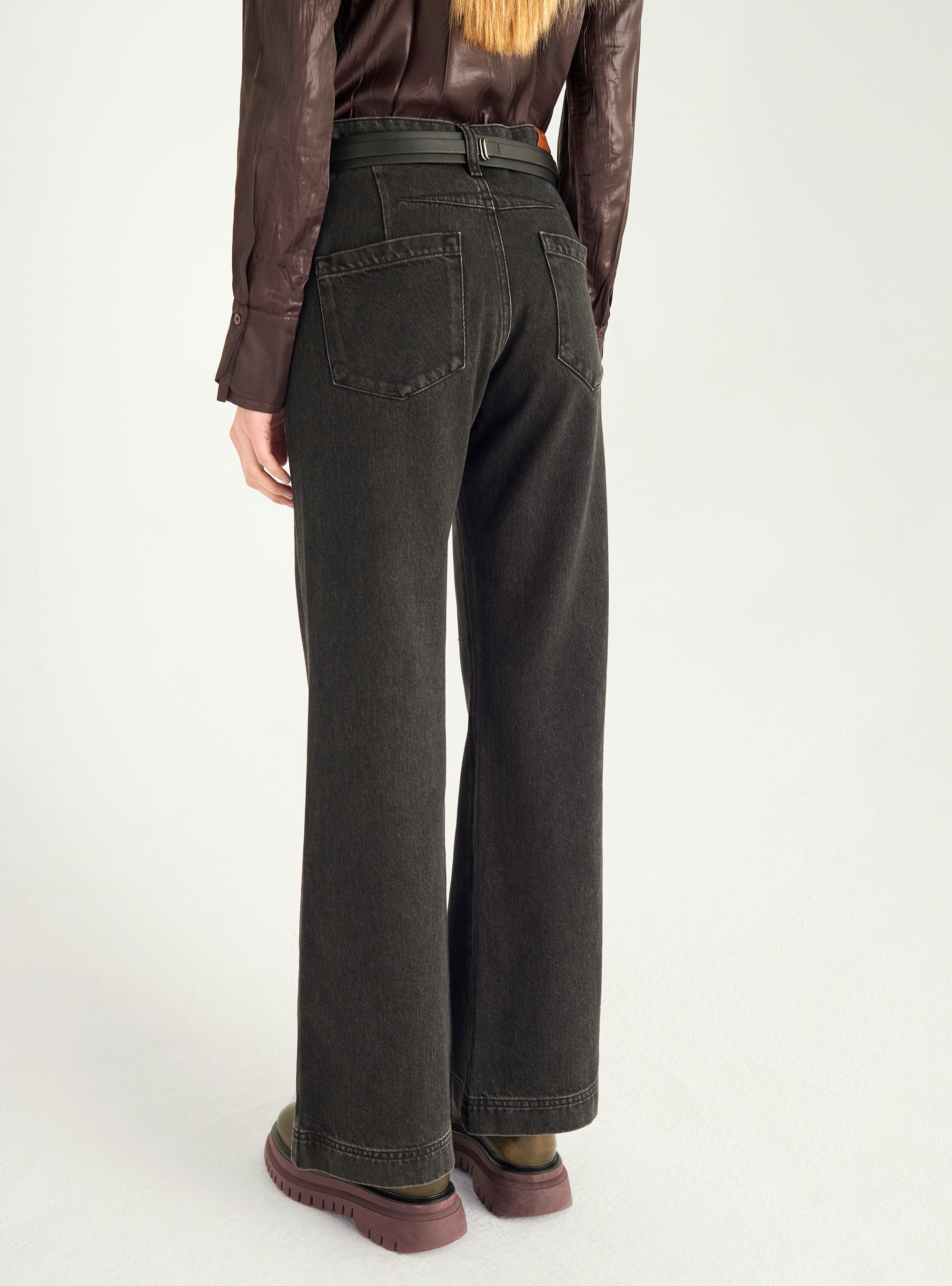 High-waisted bootcut jeans