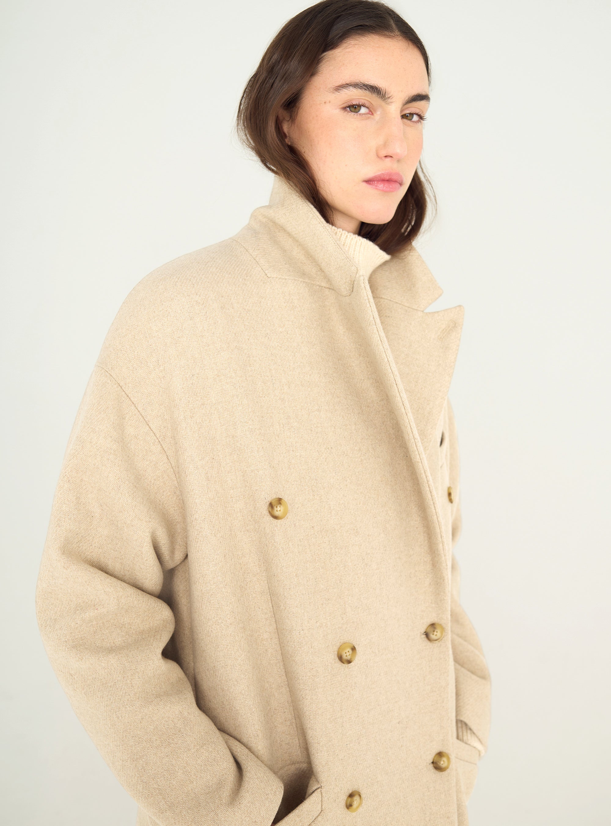 Manteau long croisé en drap de laine recyclée