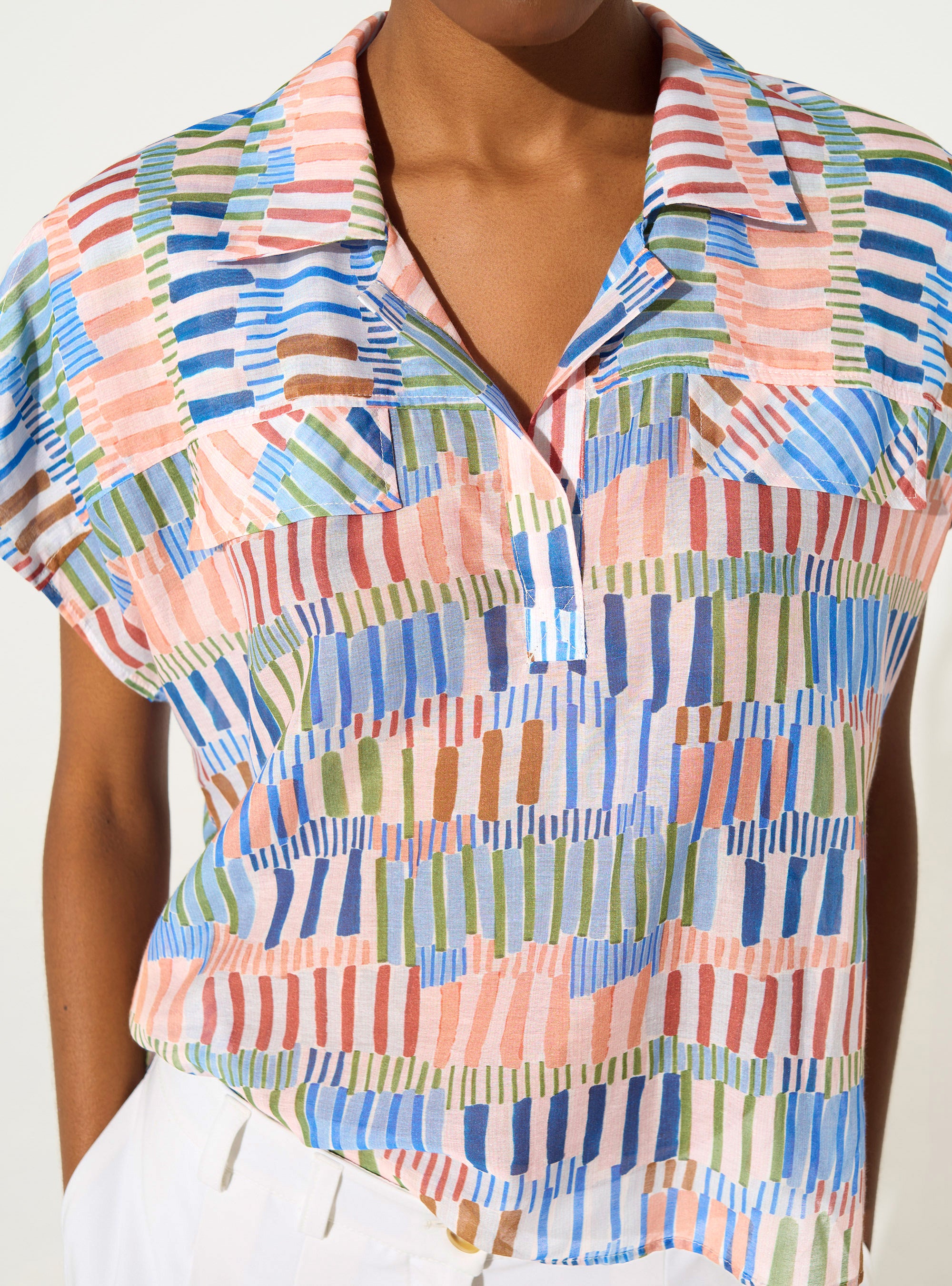 Loose-fitting printed blouse in blue cotton and silk