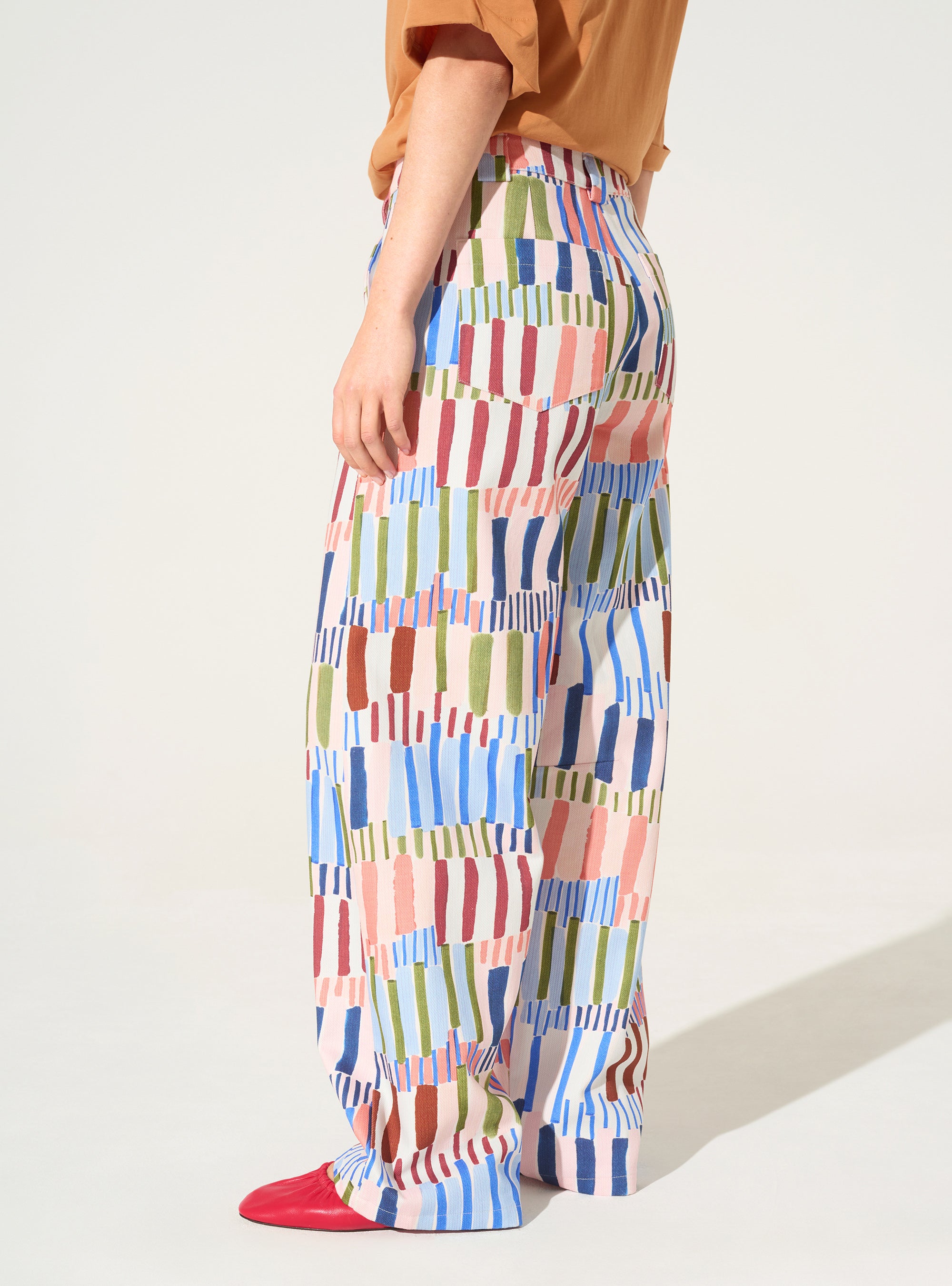 Blaue bedruckte Baumwolljeans