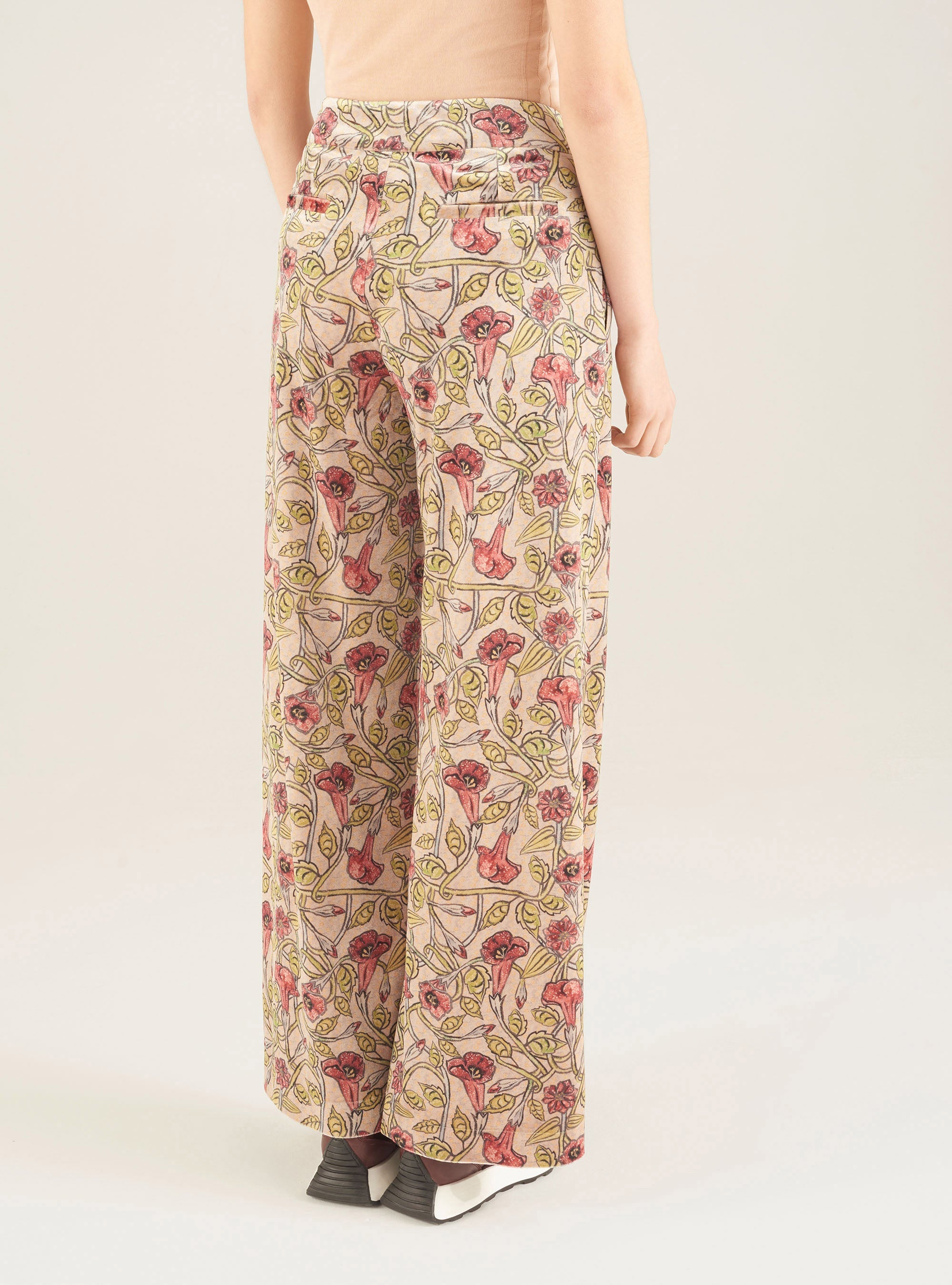 Hose mit weitem Bein