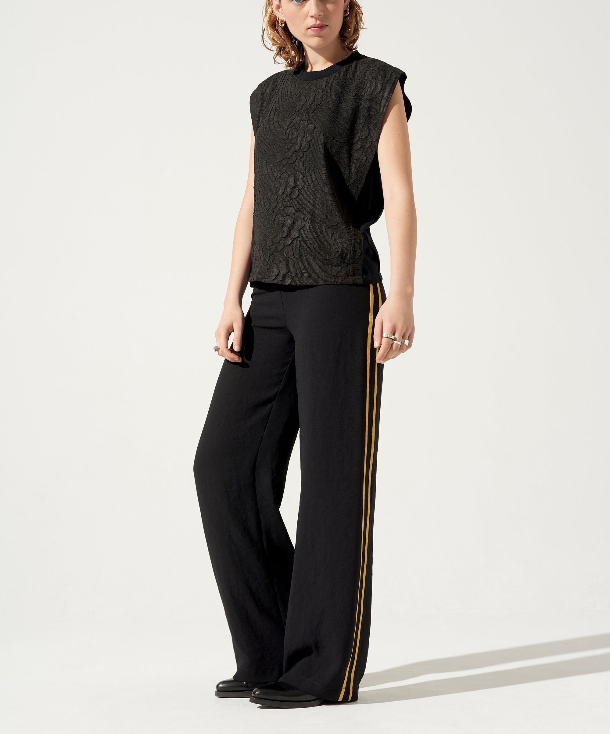 Two-material tank top