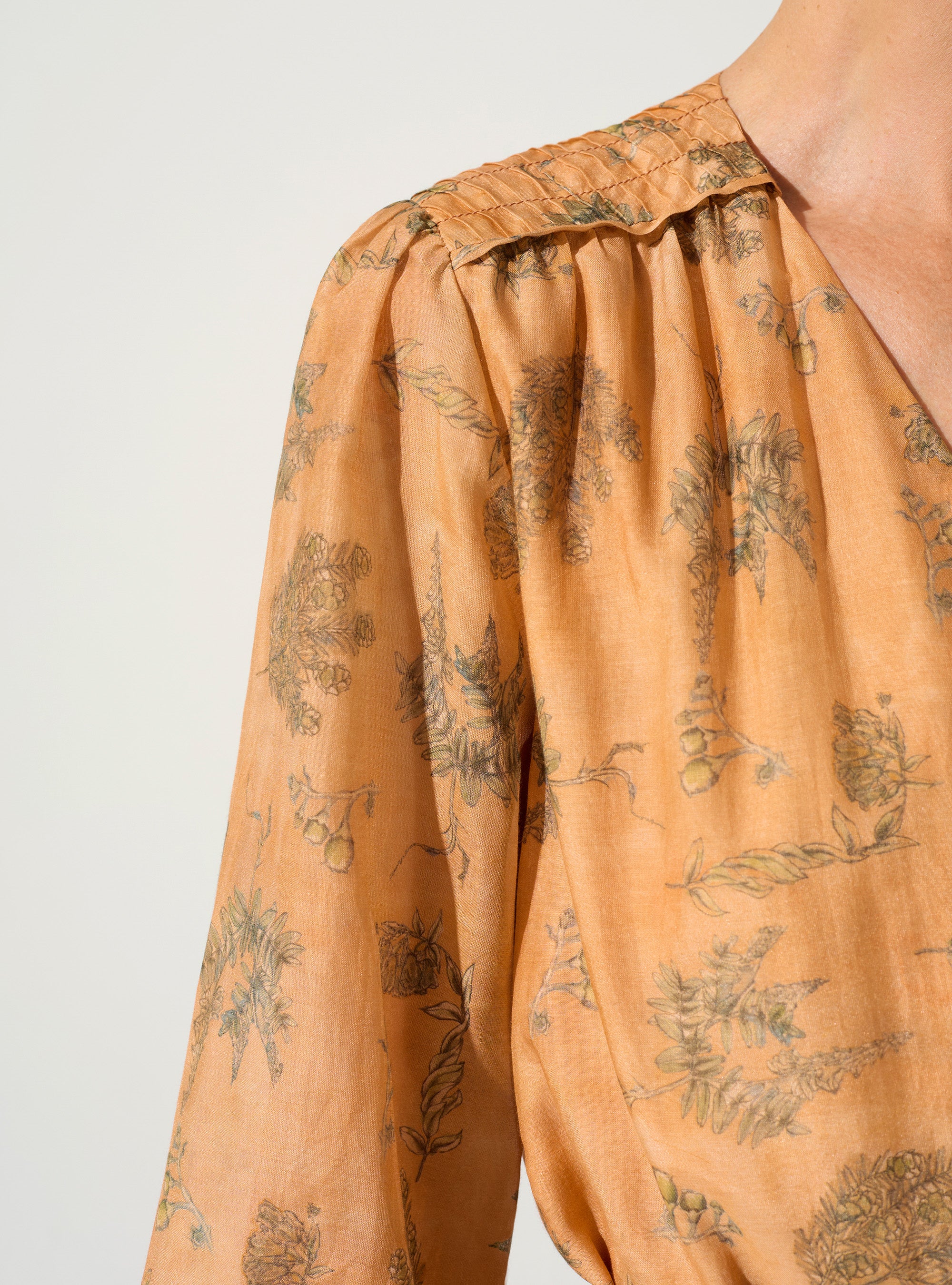 Gebundenes Kleid