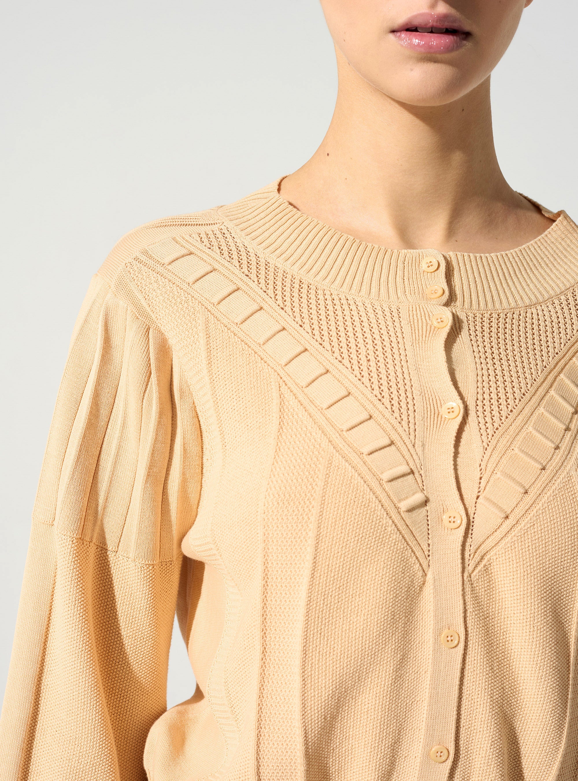 Strickjacke mit Rundhalsausschnitt