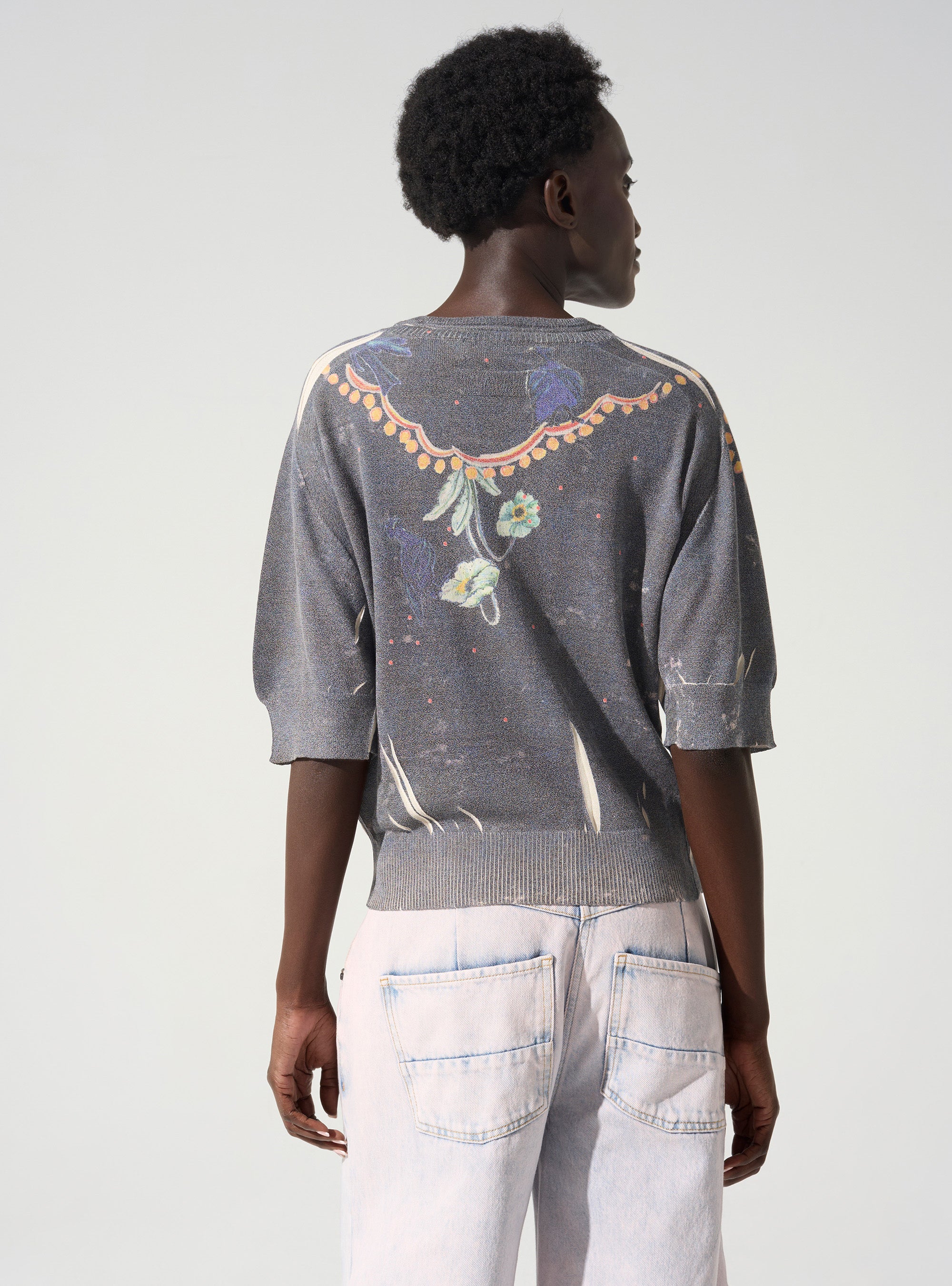 Short-sleeved sweater