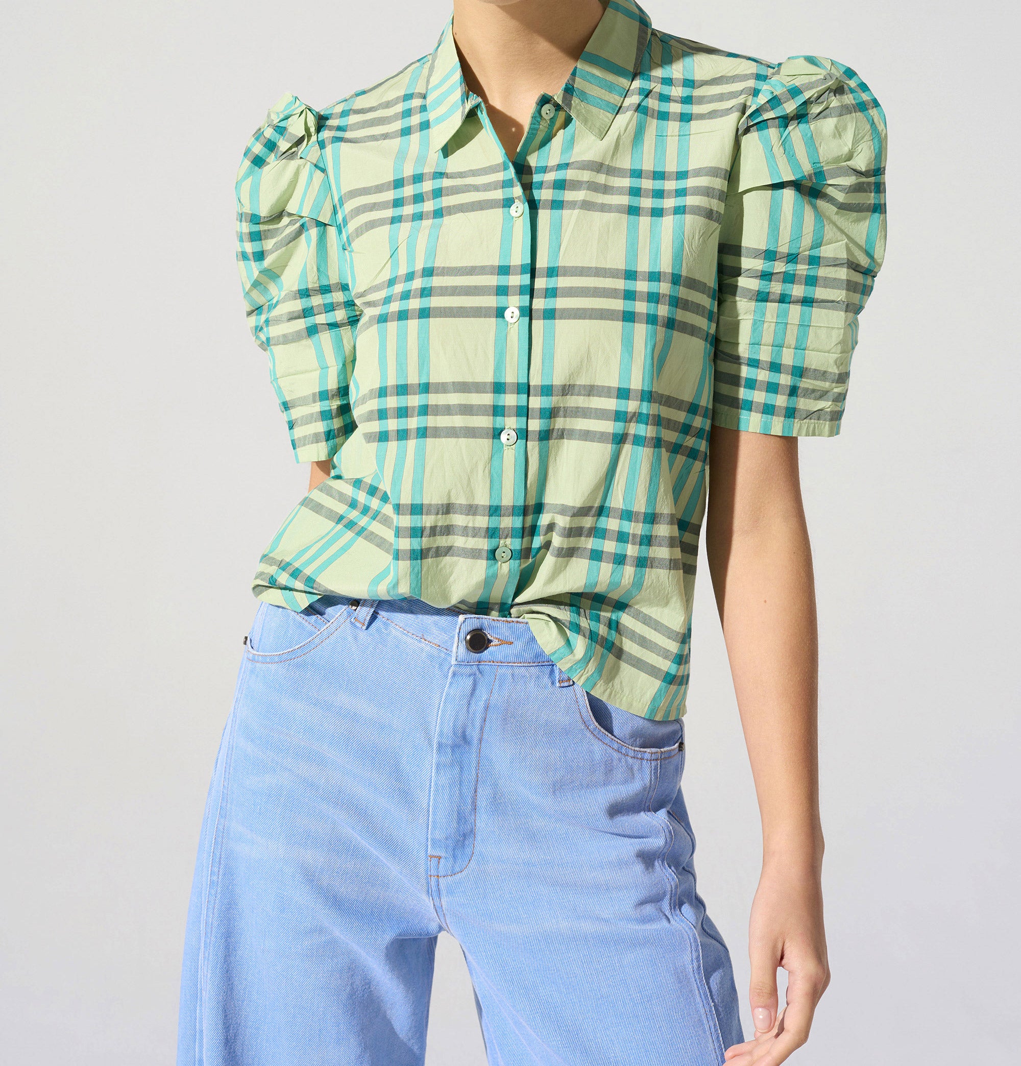 Short sleeve shirt