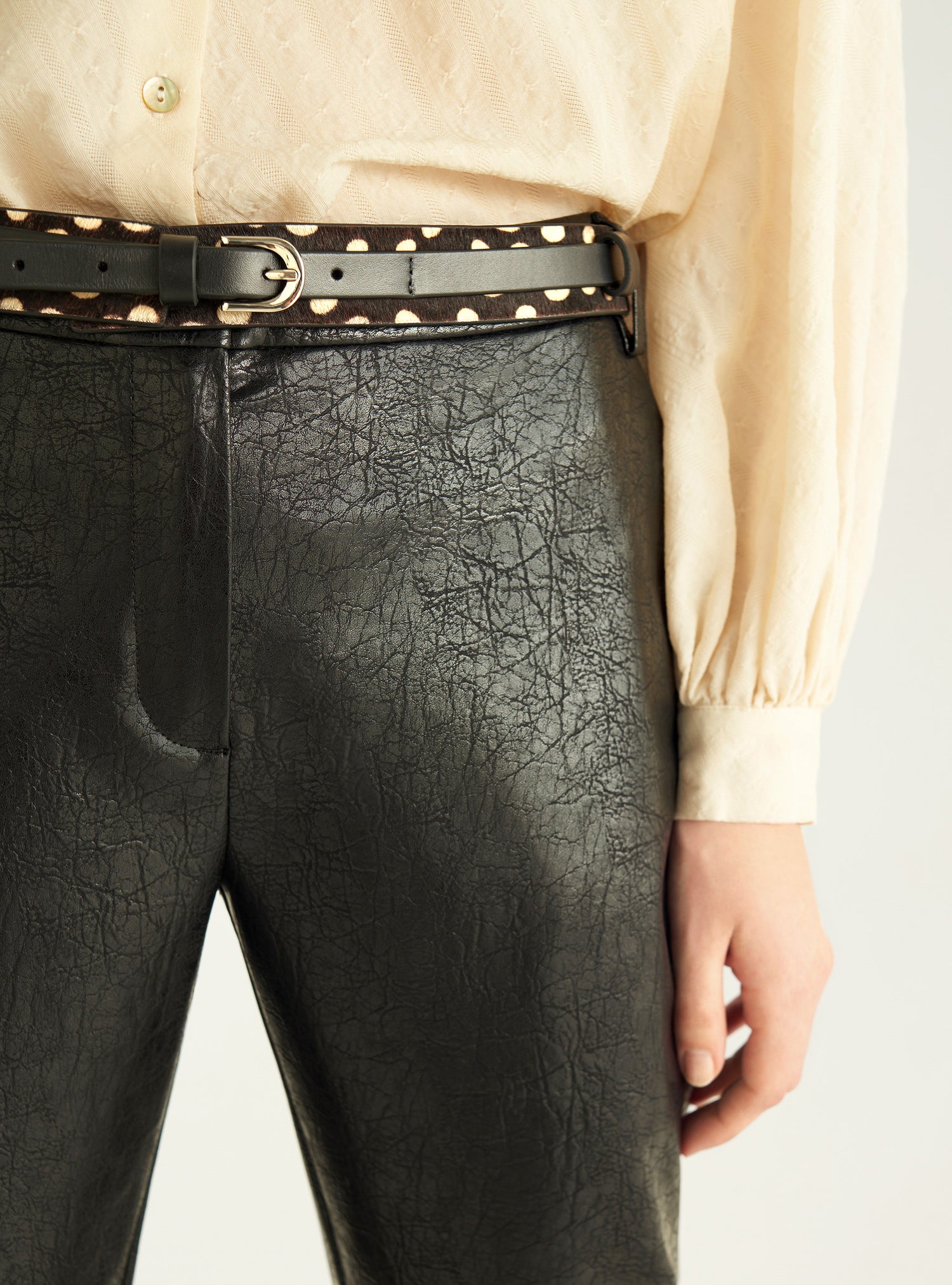 Two-material trompe-l&