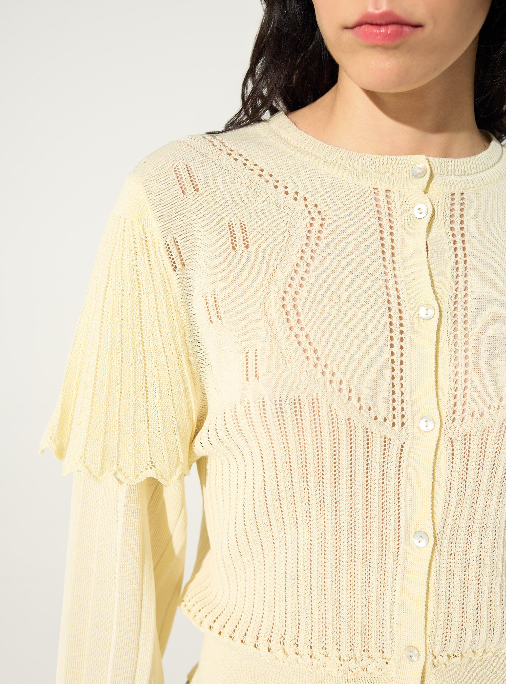 Weißer Faltencardigan