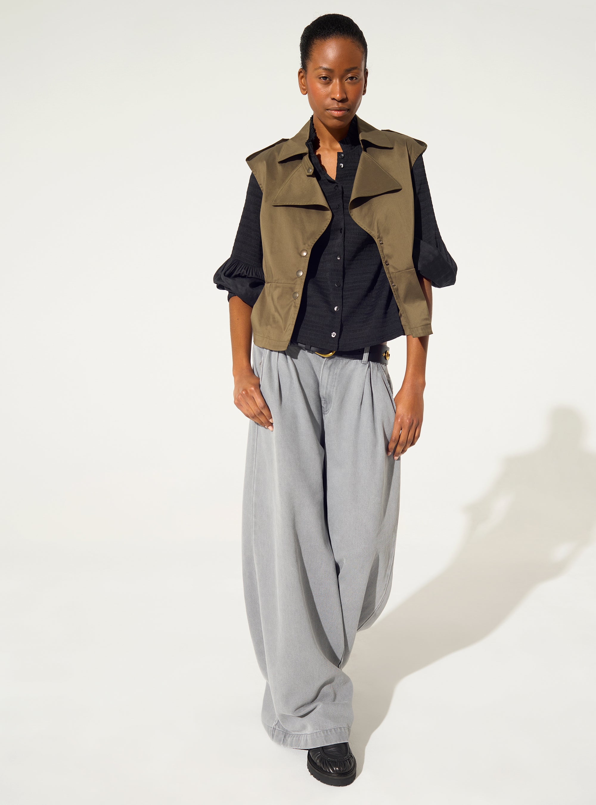 Braunes Baumwollhemd