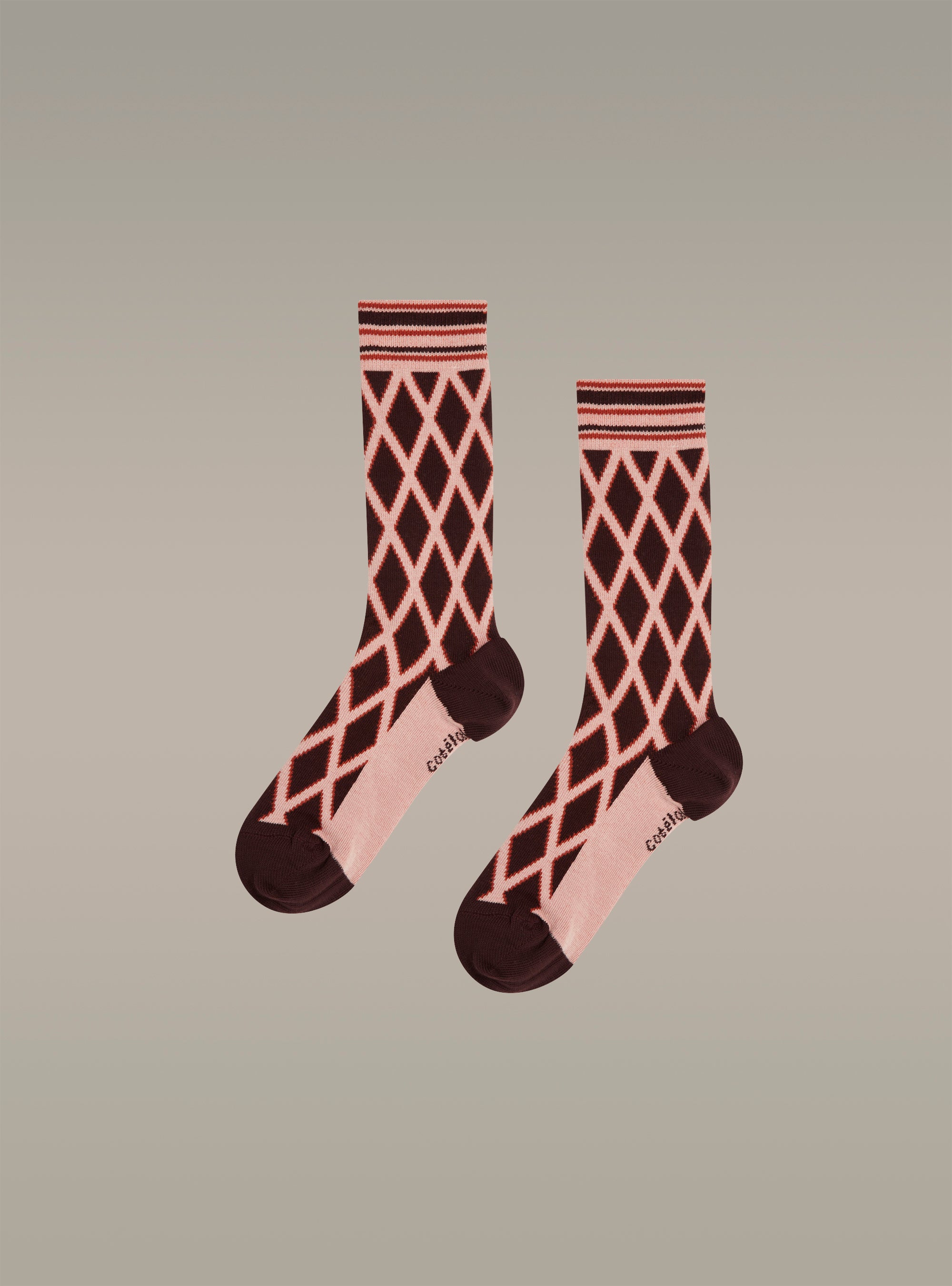 Chaussettes à carreaux rouges