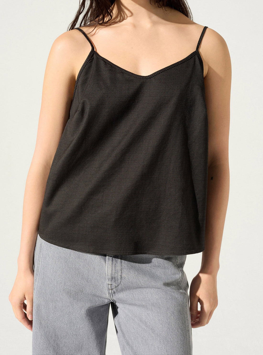 Ausgestelltes Tanktop