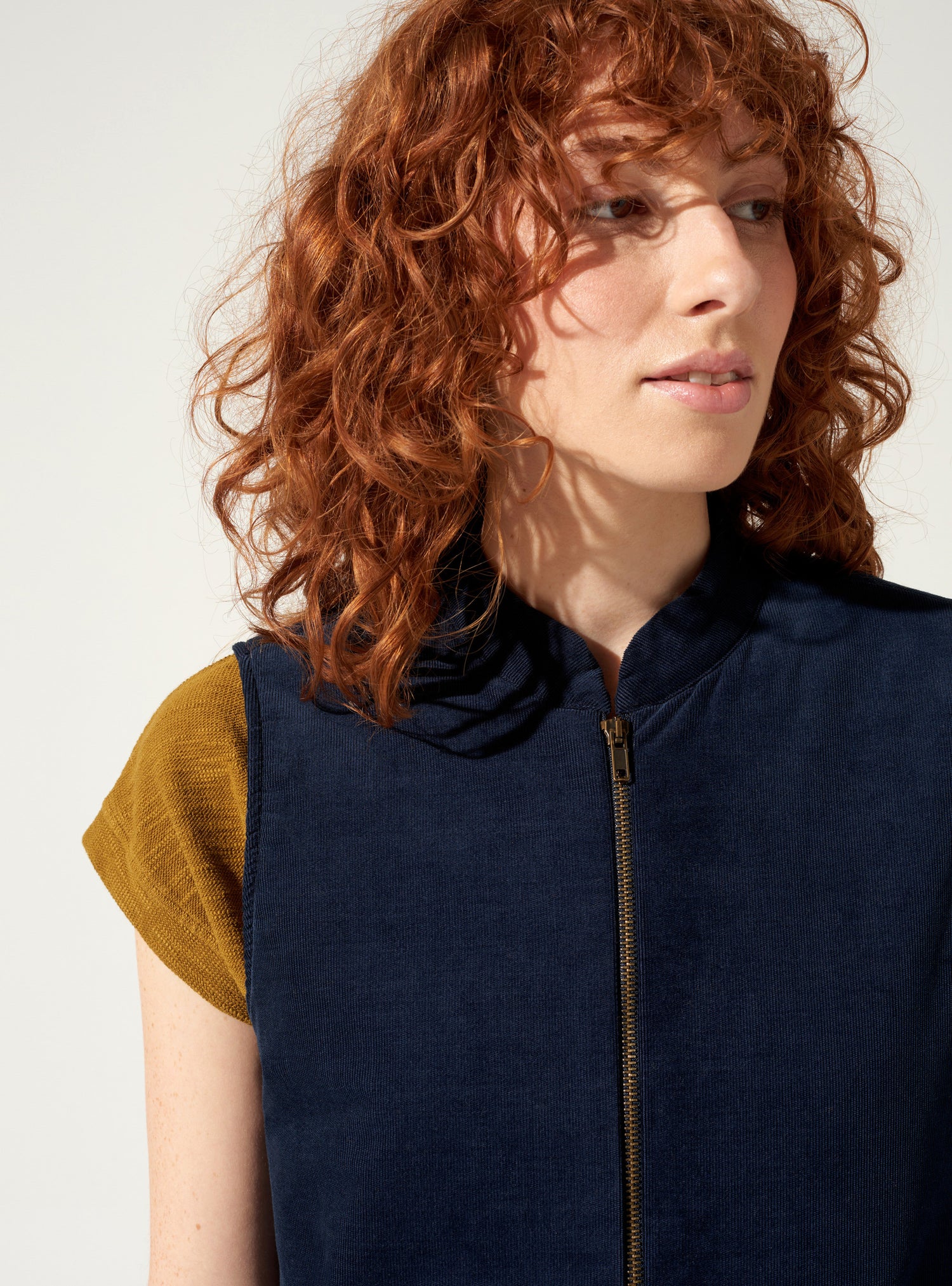 Sleeveless jacket