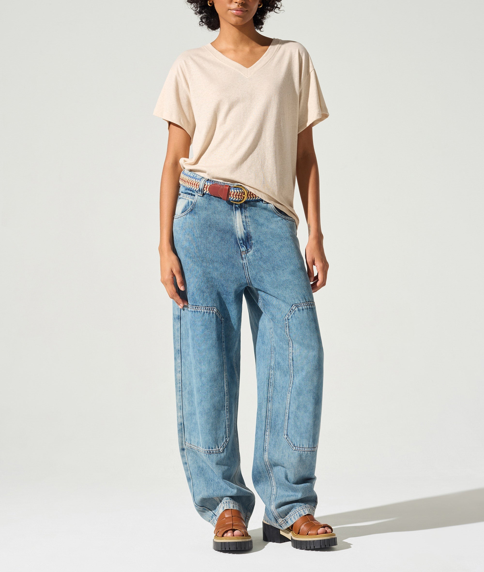 T-shirt col V acoté 