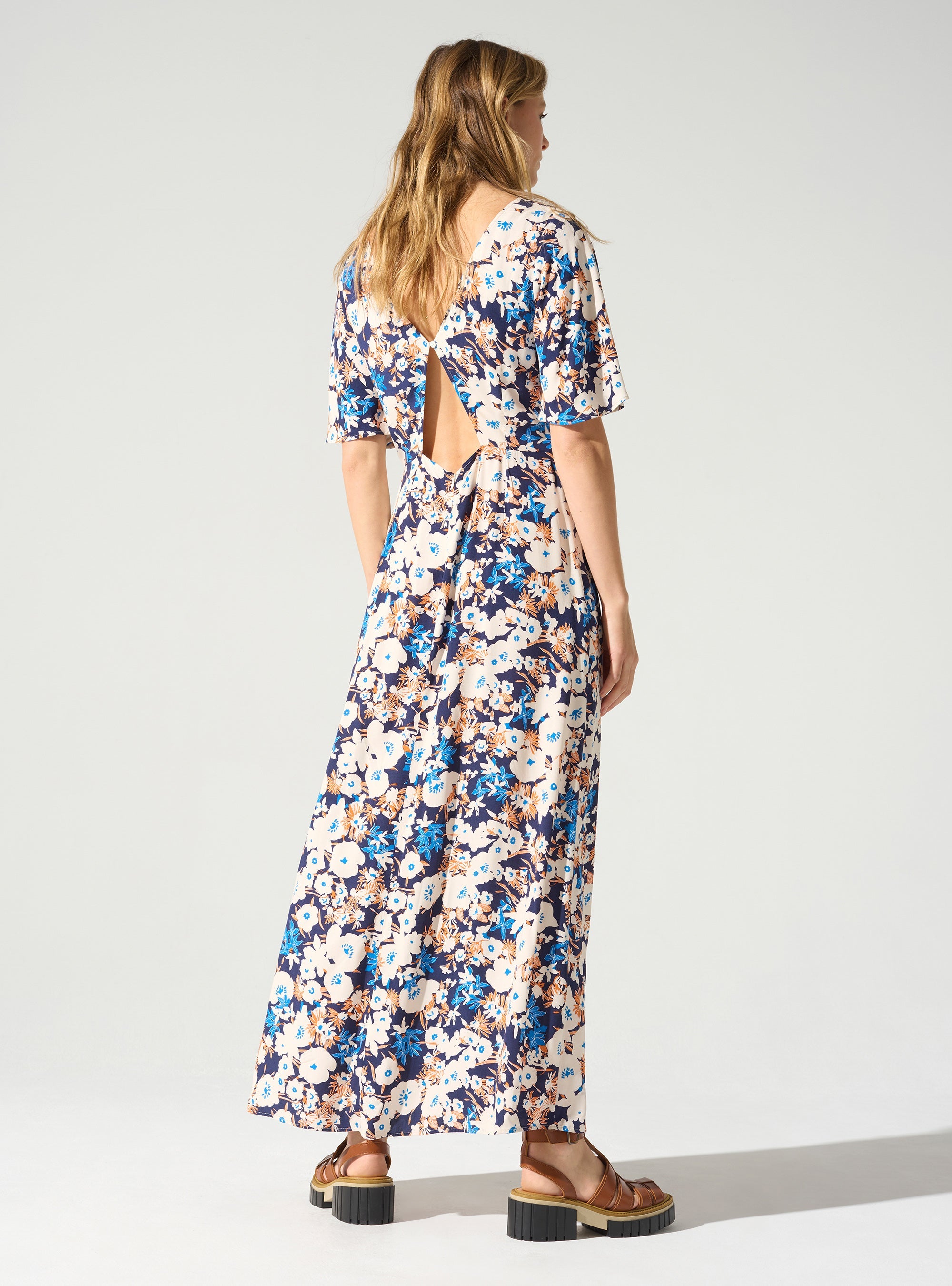 Langes bedrucktes Kleid