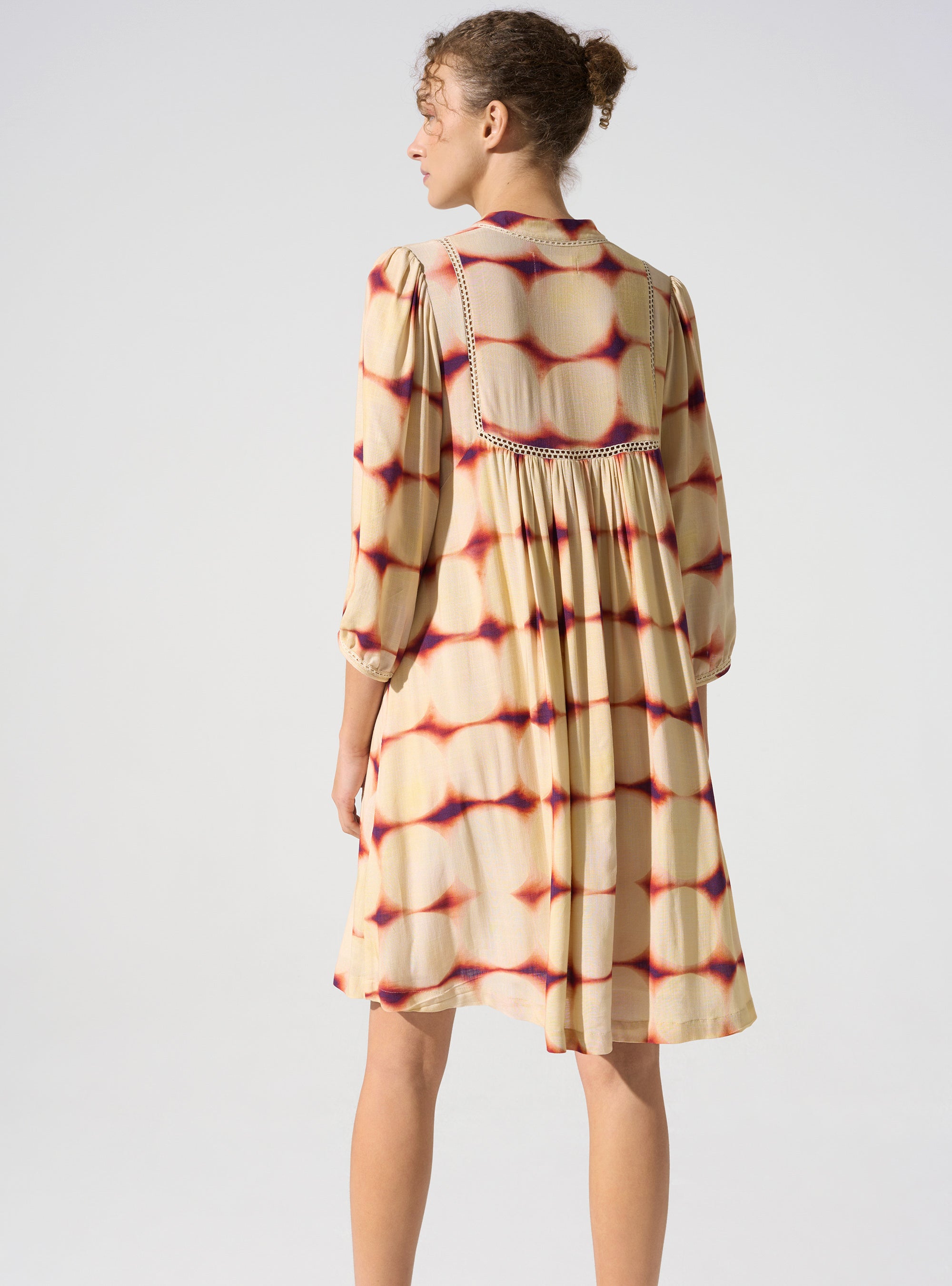 Kurzes Bohemian-Kleid