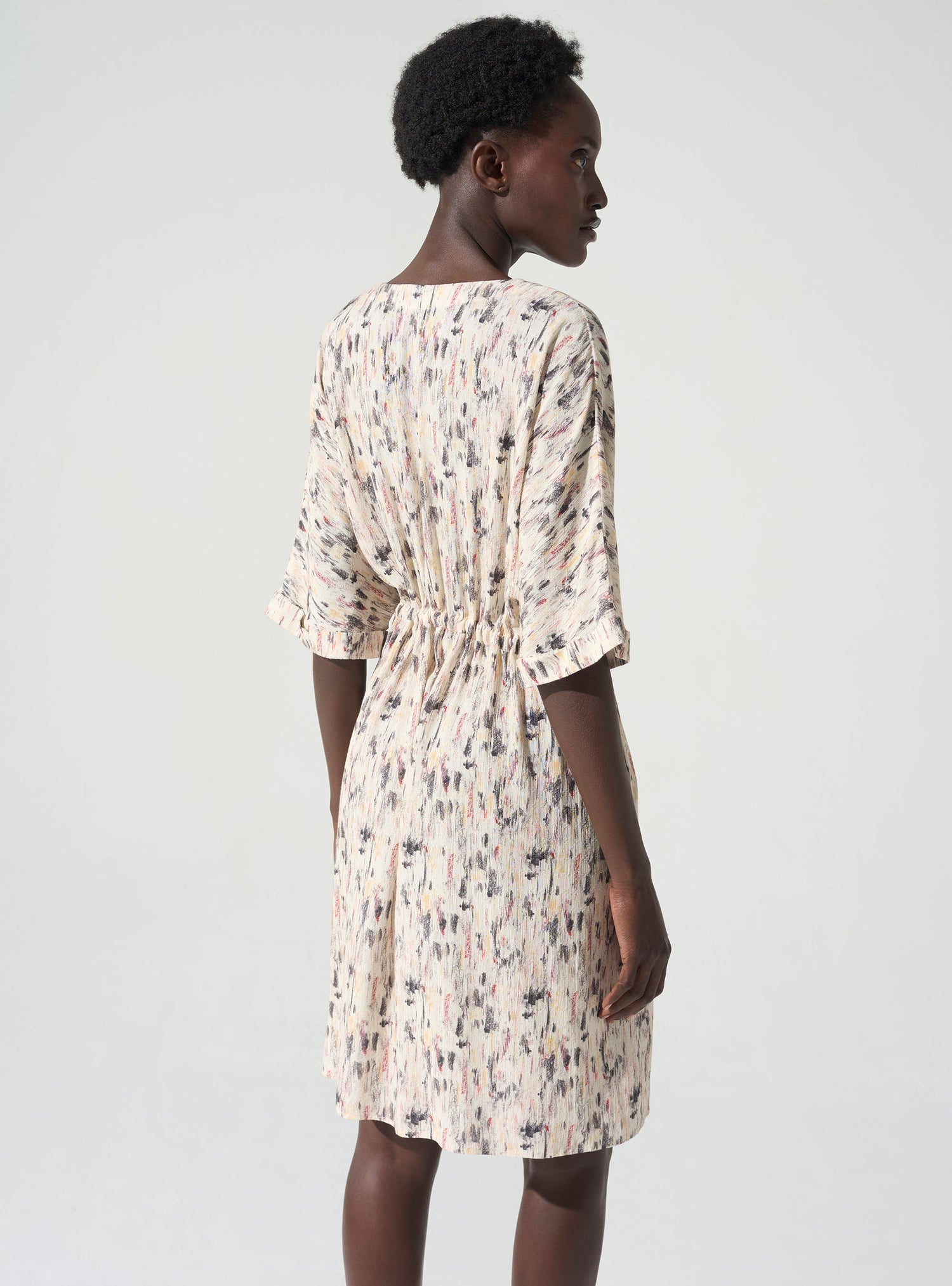 Robe courte encolure V imprimé « En relief » acoté 