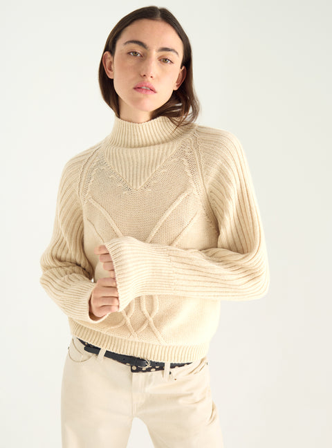 Zopfmusterpullover aus italienischer Wolle