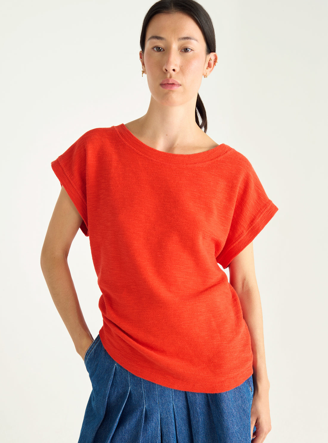 Locker sitzendes T-Shirt aus Slub-Interlock