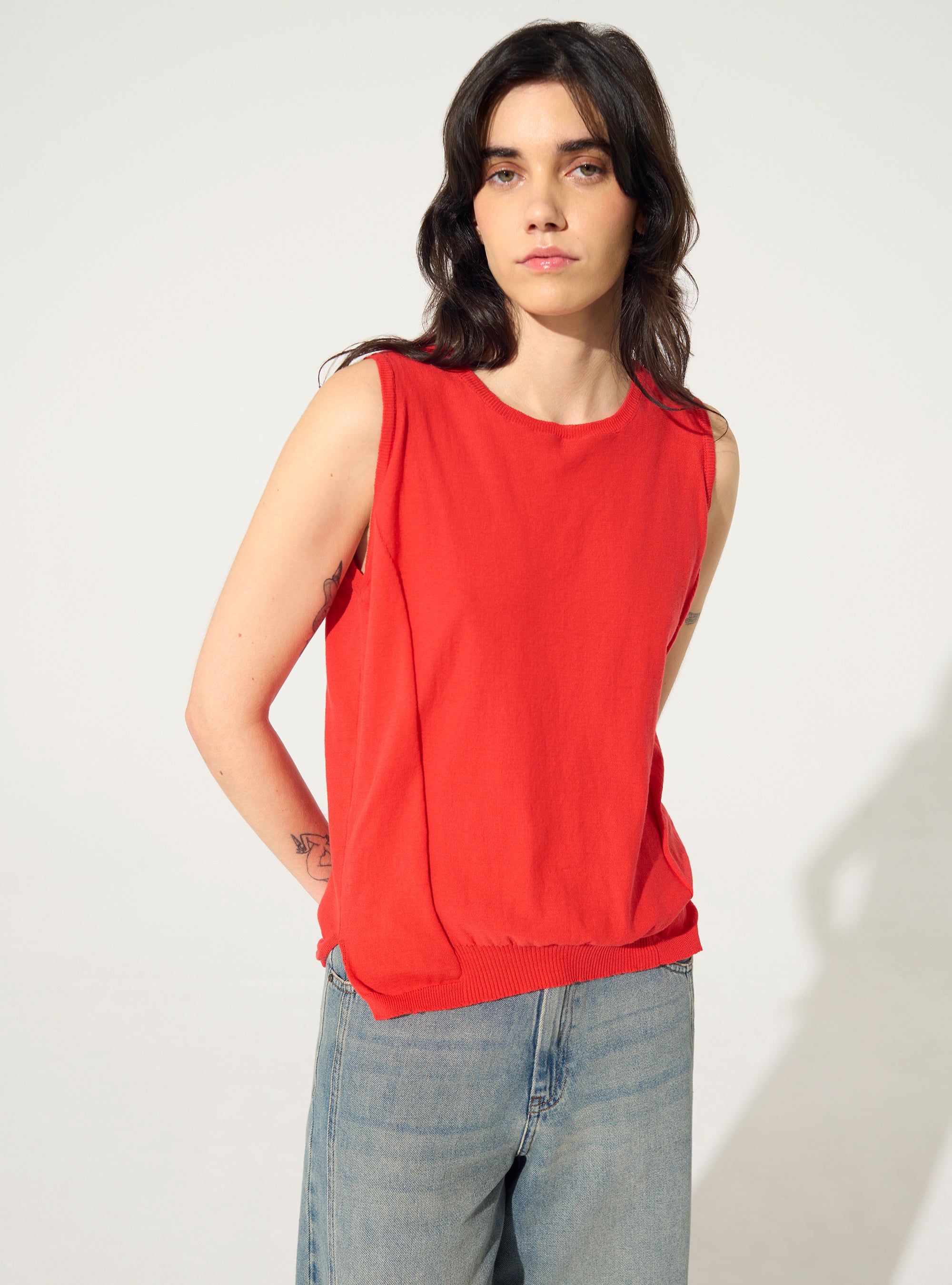 Rotes Tanktop aus Baumwolle