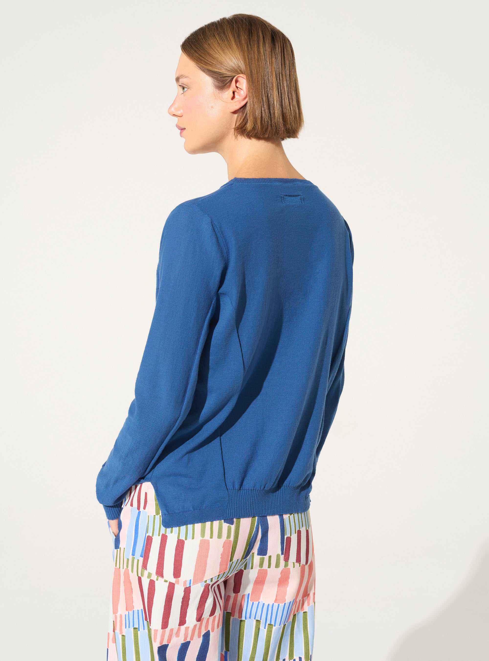 blauer Baumwollpullover