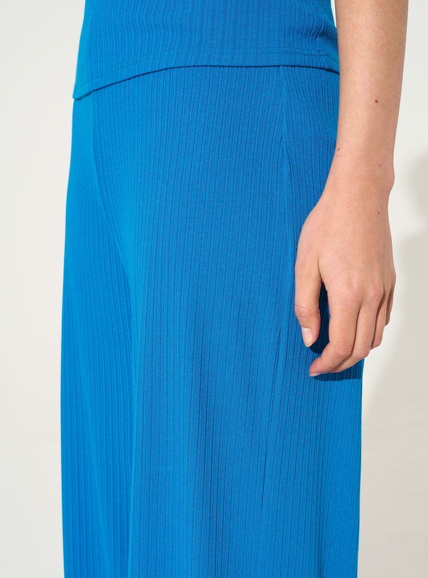 Pantalon plissé en coton bleu