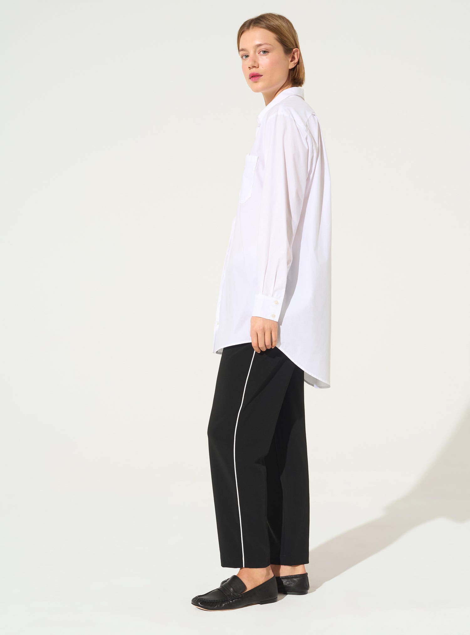 White oversized long-sleeved shirt in organic cotton