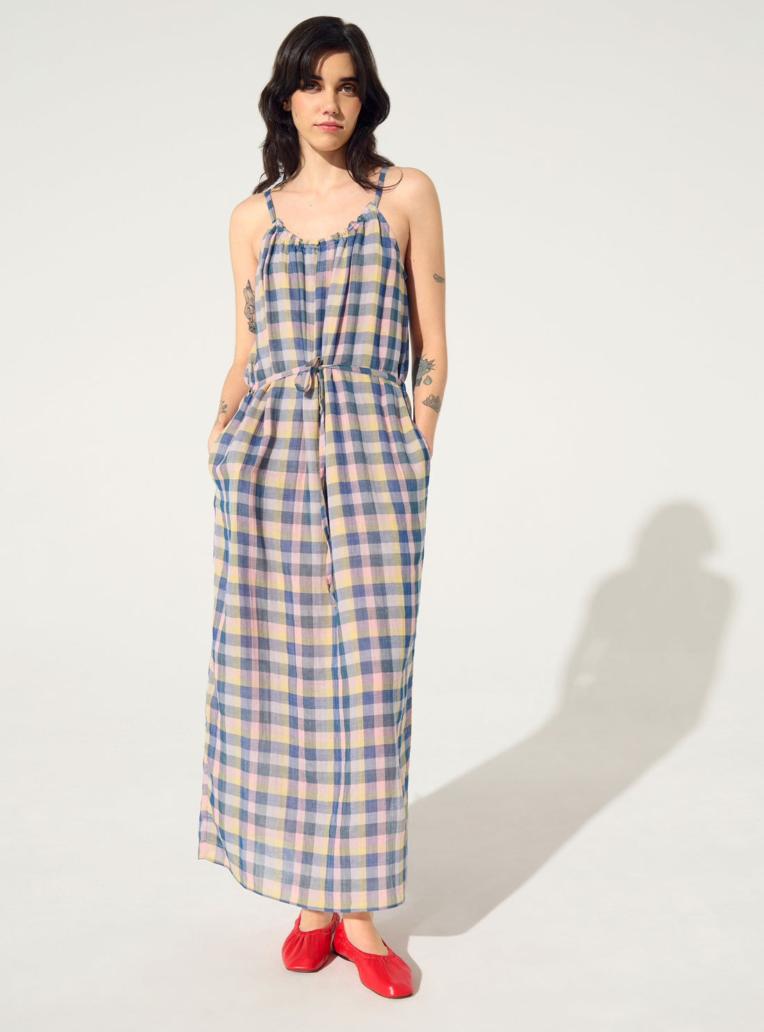 Gerade geschnittenes kariertes Baumwollkleid