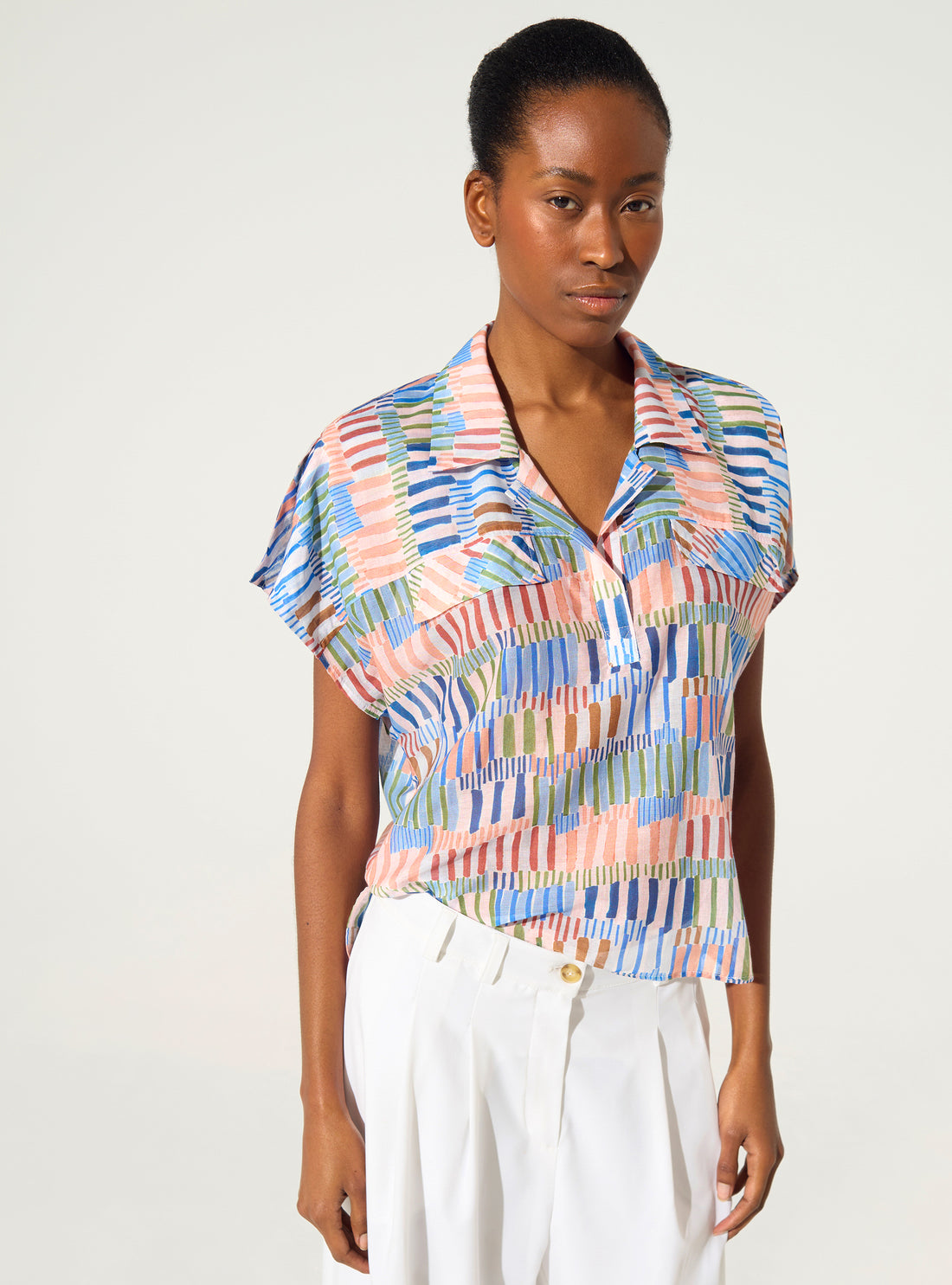 Loose-fitting printed blouse in blue cotton and silk