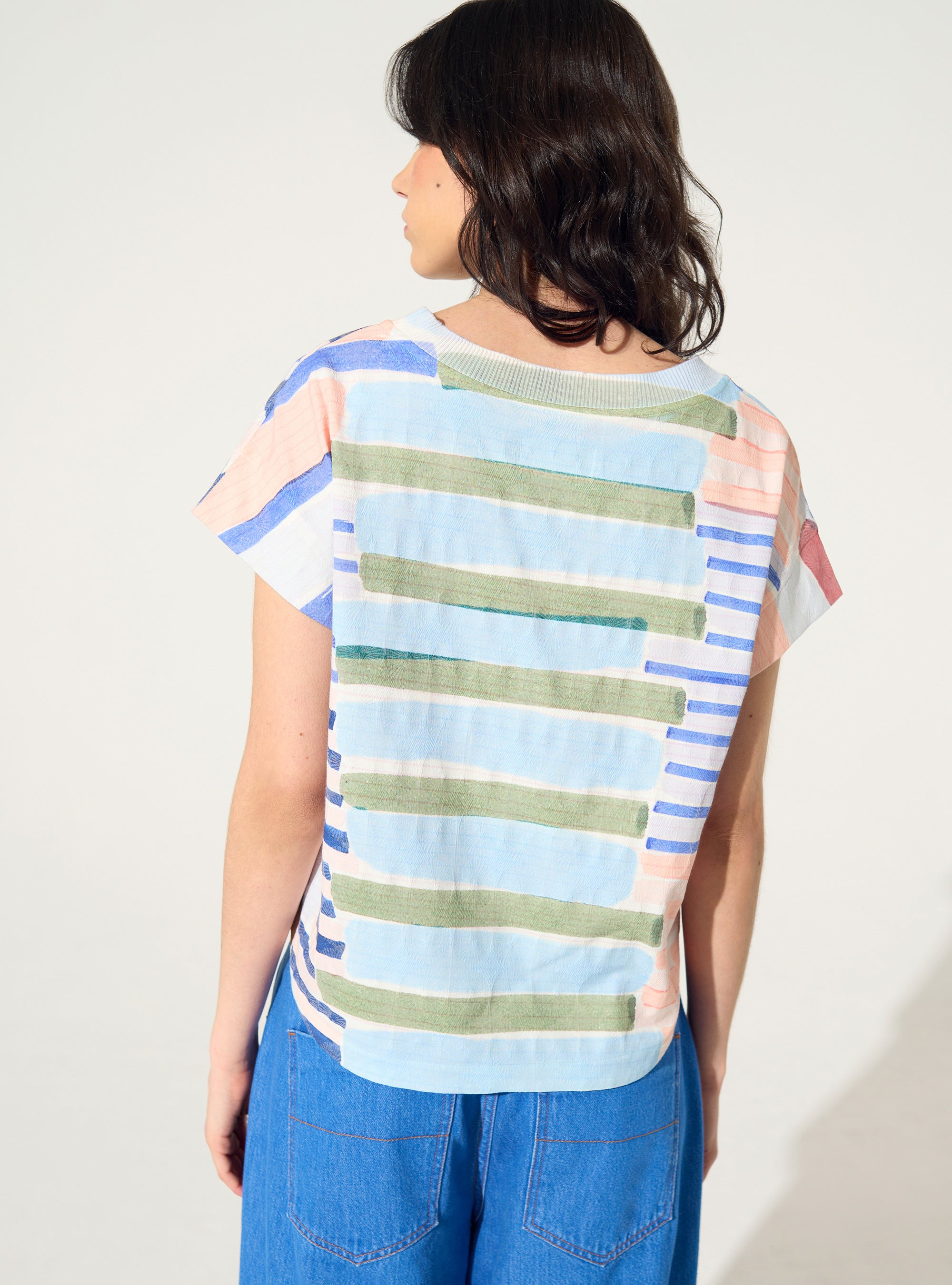 pleated and sublimated blue blouse