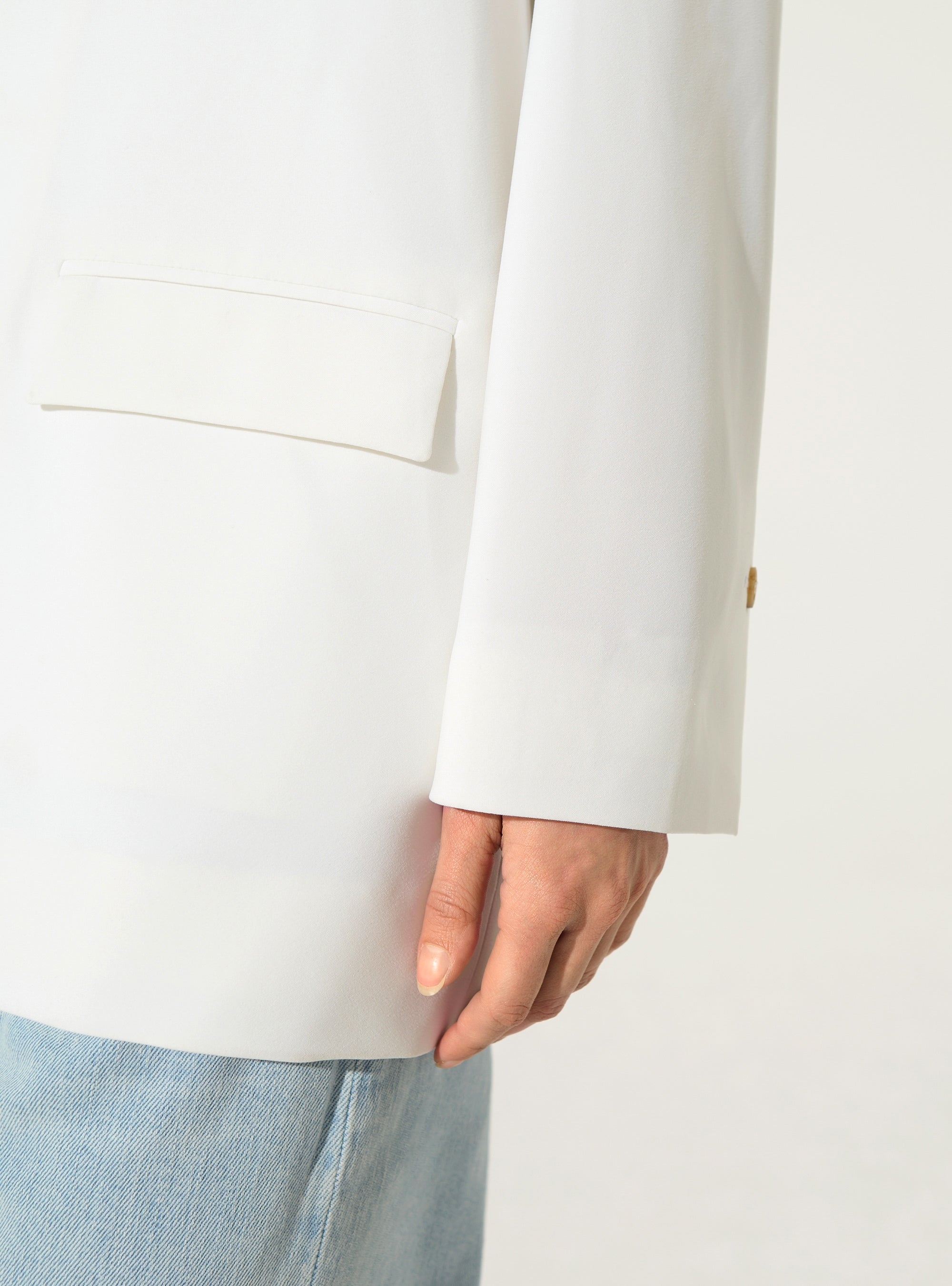 White oversized tailored jacket
