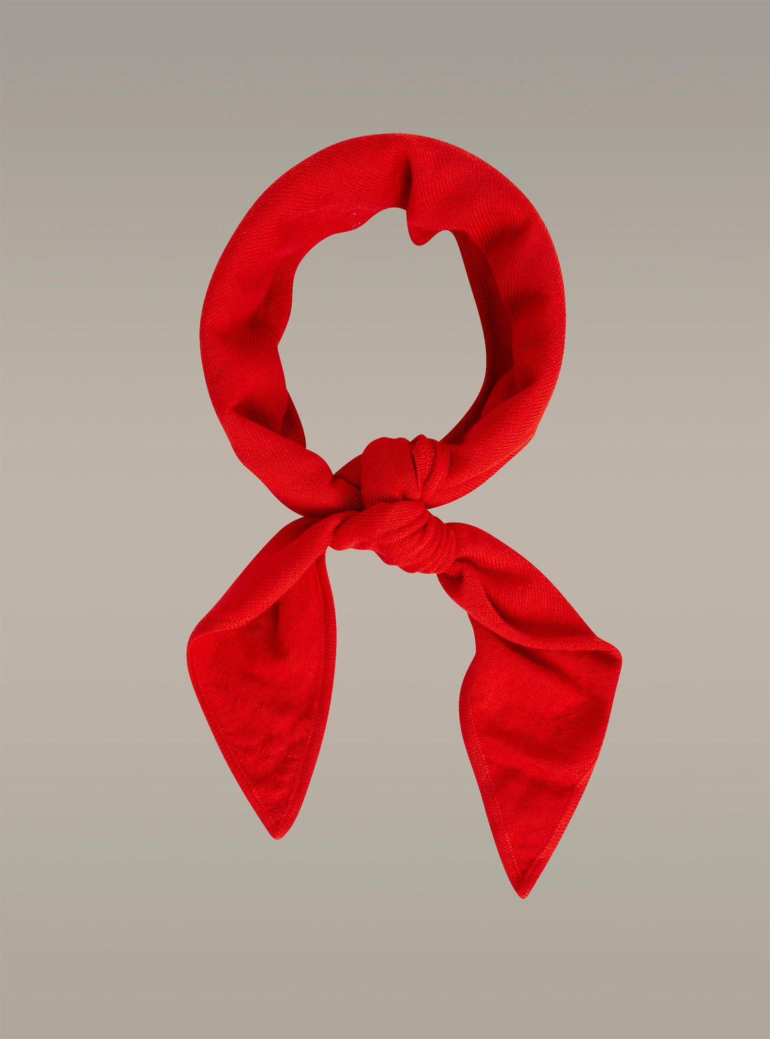 Foulard triangulaire en laine acoté 