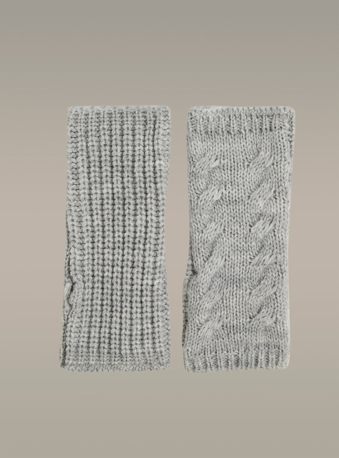Mitaines tricotées en maille torsadée acoté 