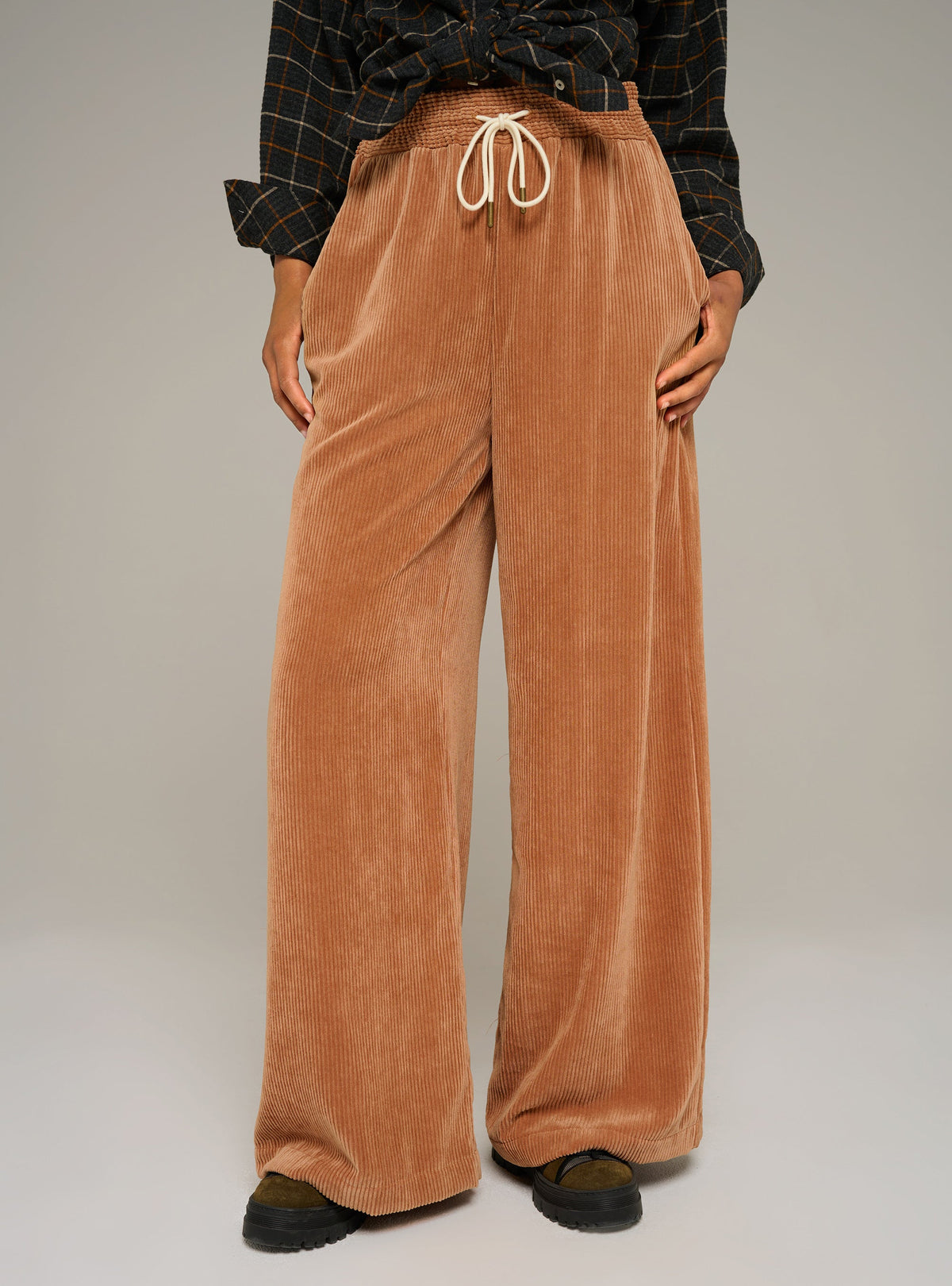 Cotélac acoté pantalon large taille haute en velours grosses côtes