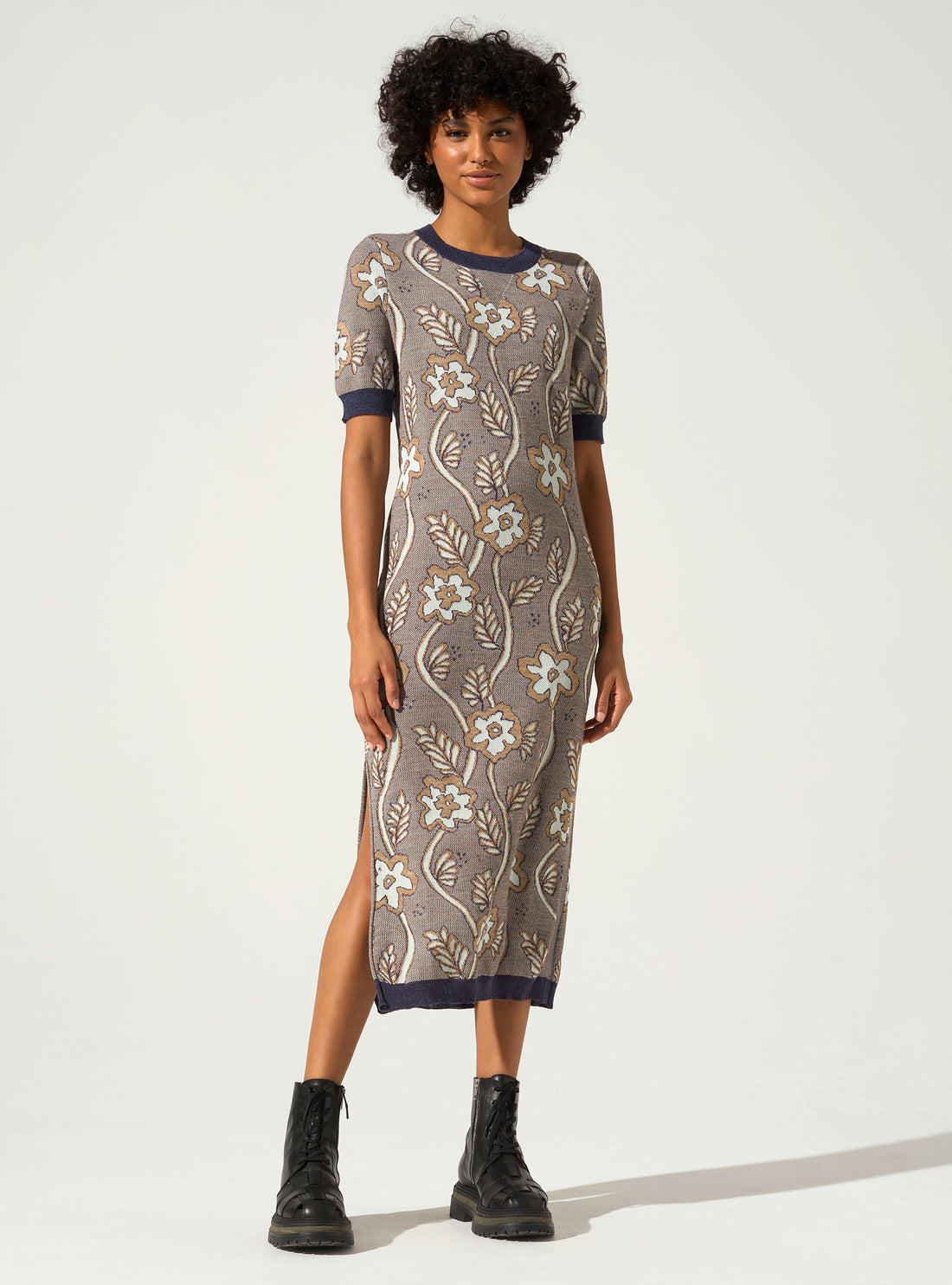 Kleid mit Schlitz