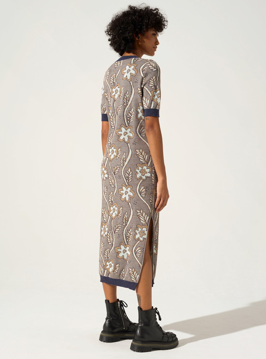 Kleid mit Schlitz