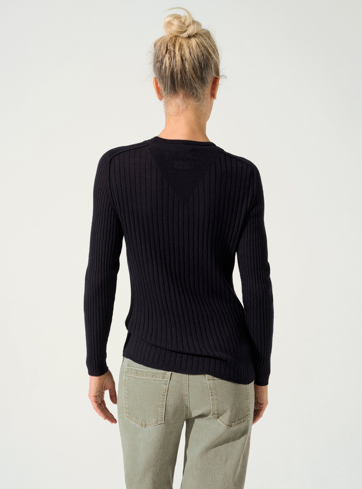 Taillierter Pullover