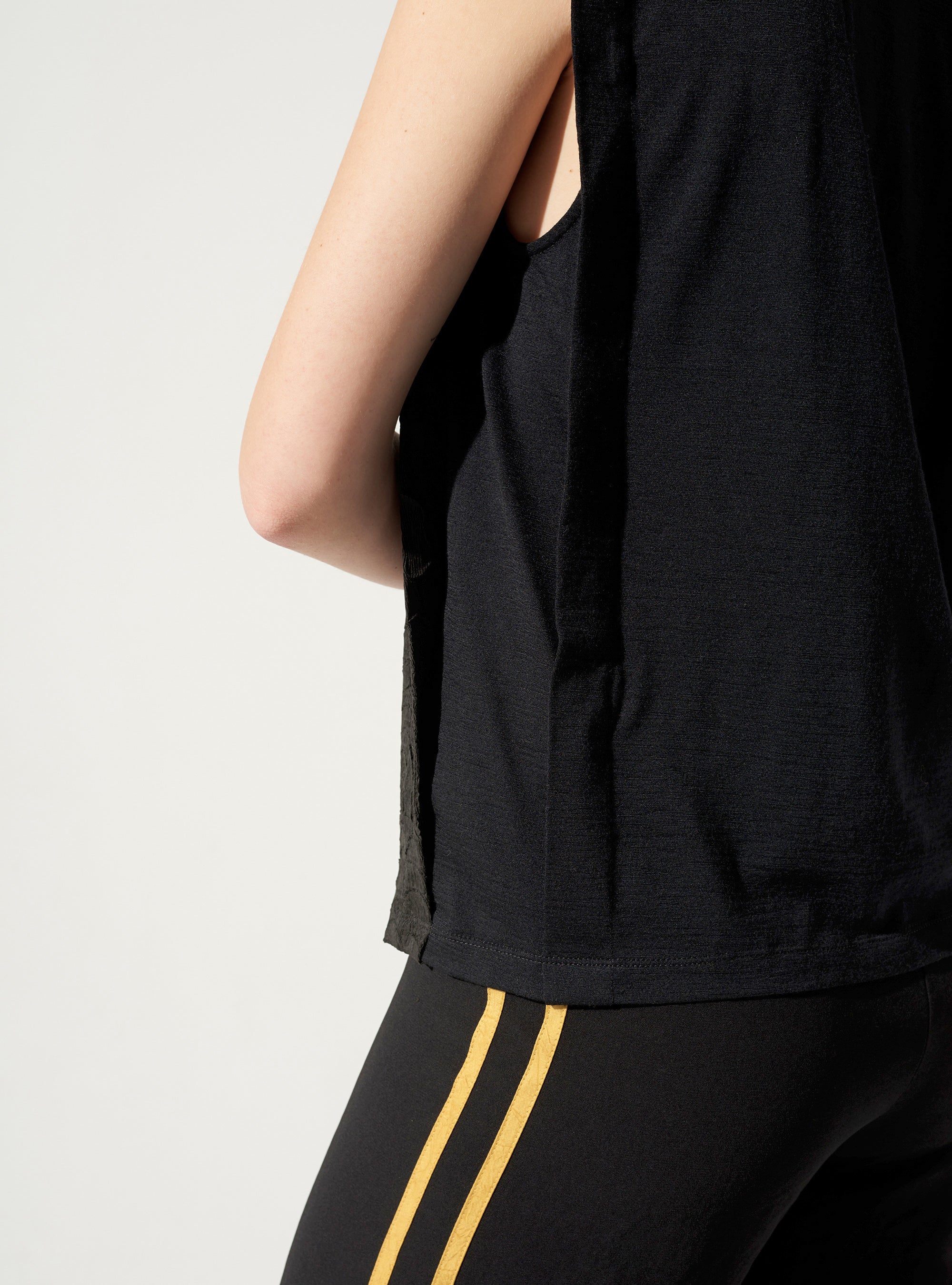 Two-material tank top