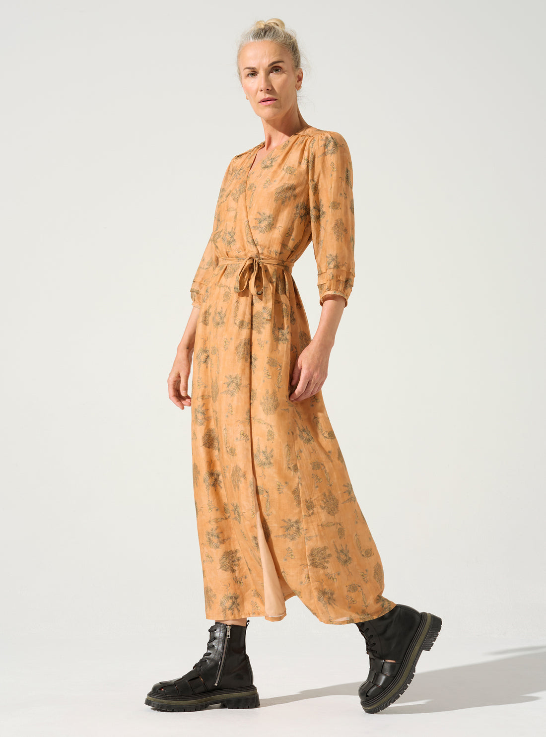 Gebundenes Kleid