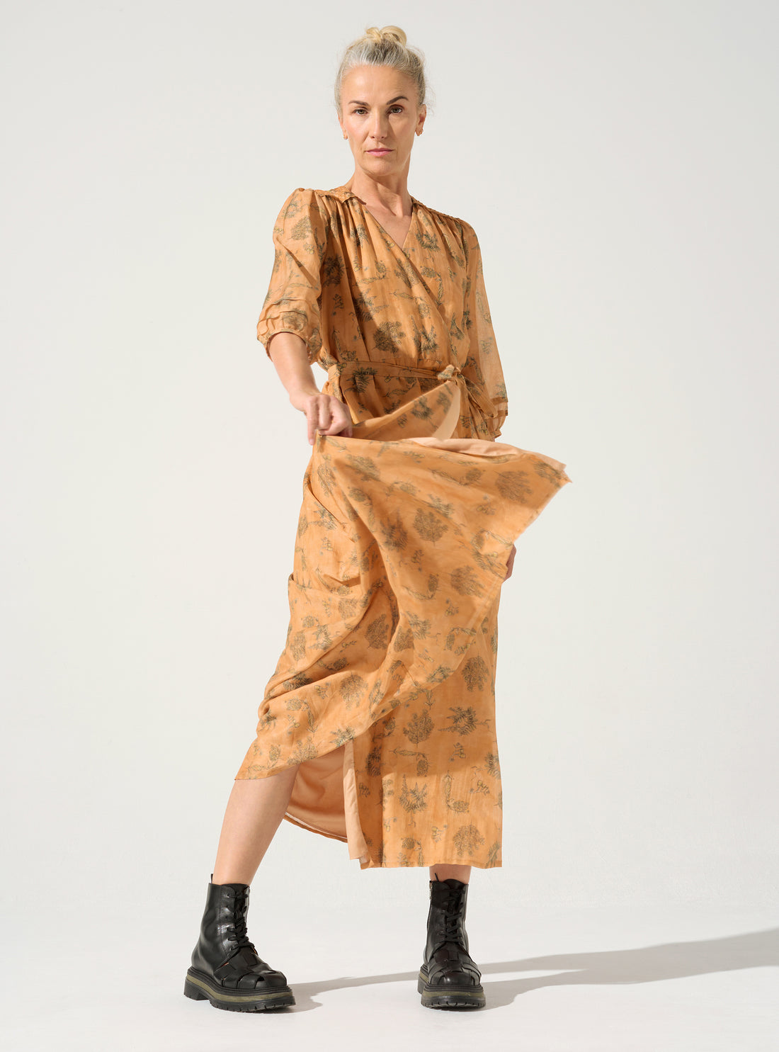 Gebundenes Kleid