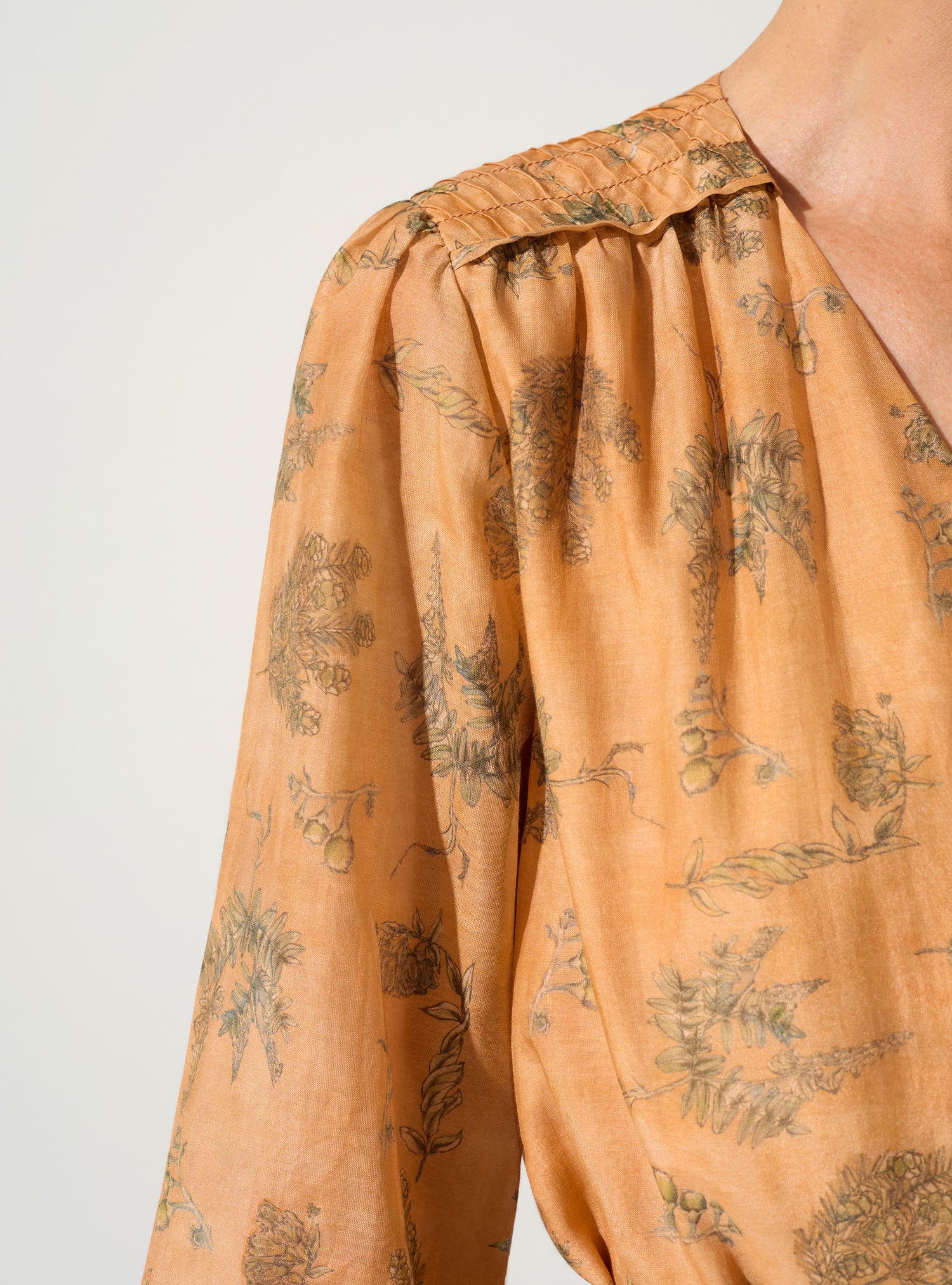 Gebundenes Kleid