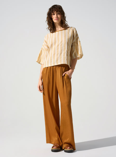 Three-quarter sleeve blouse