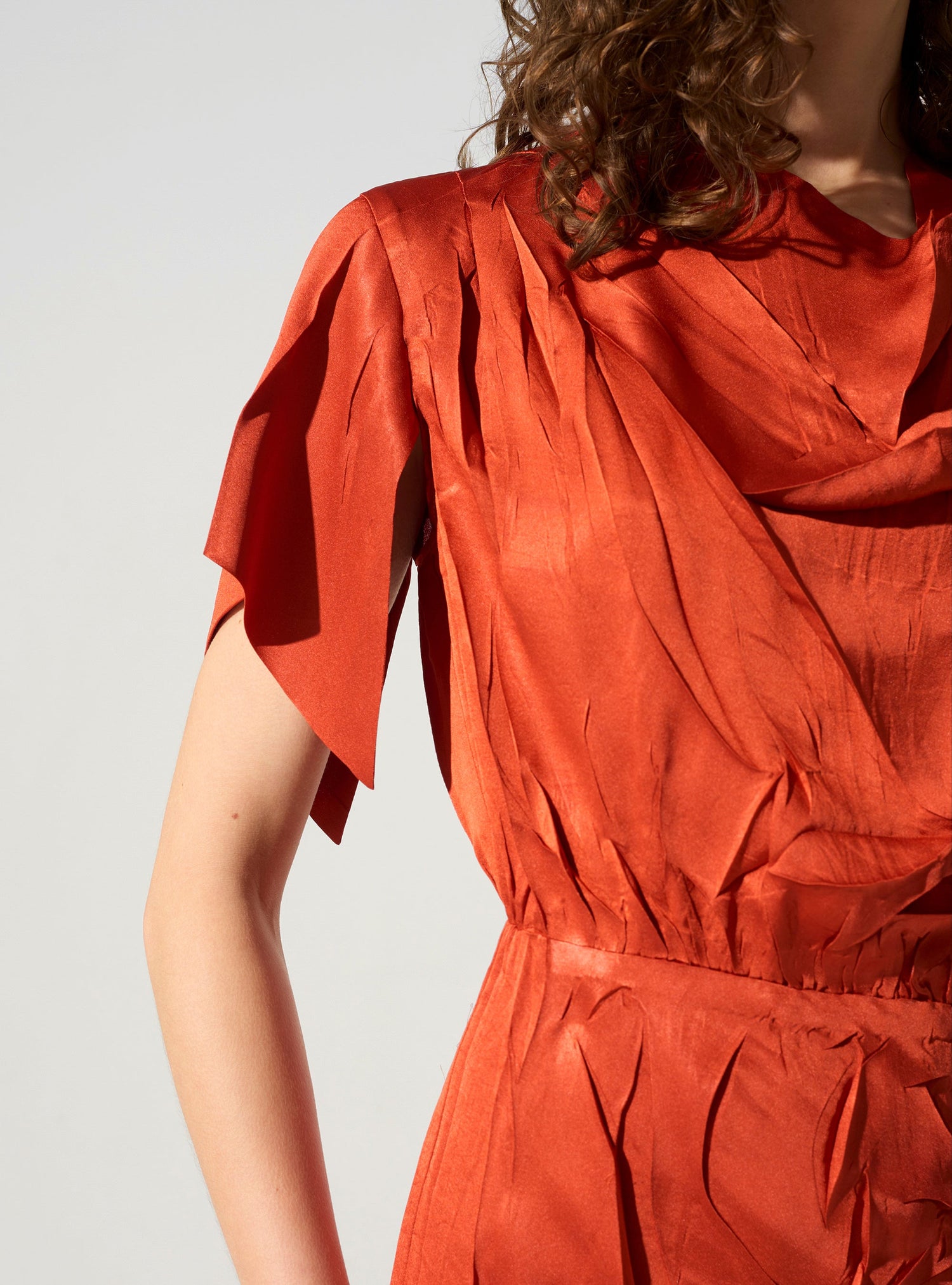 Robe manches fendues