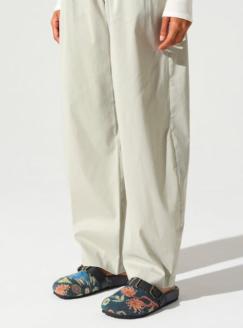Ultra-flat clogs