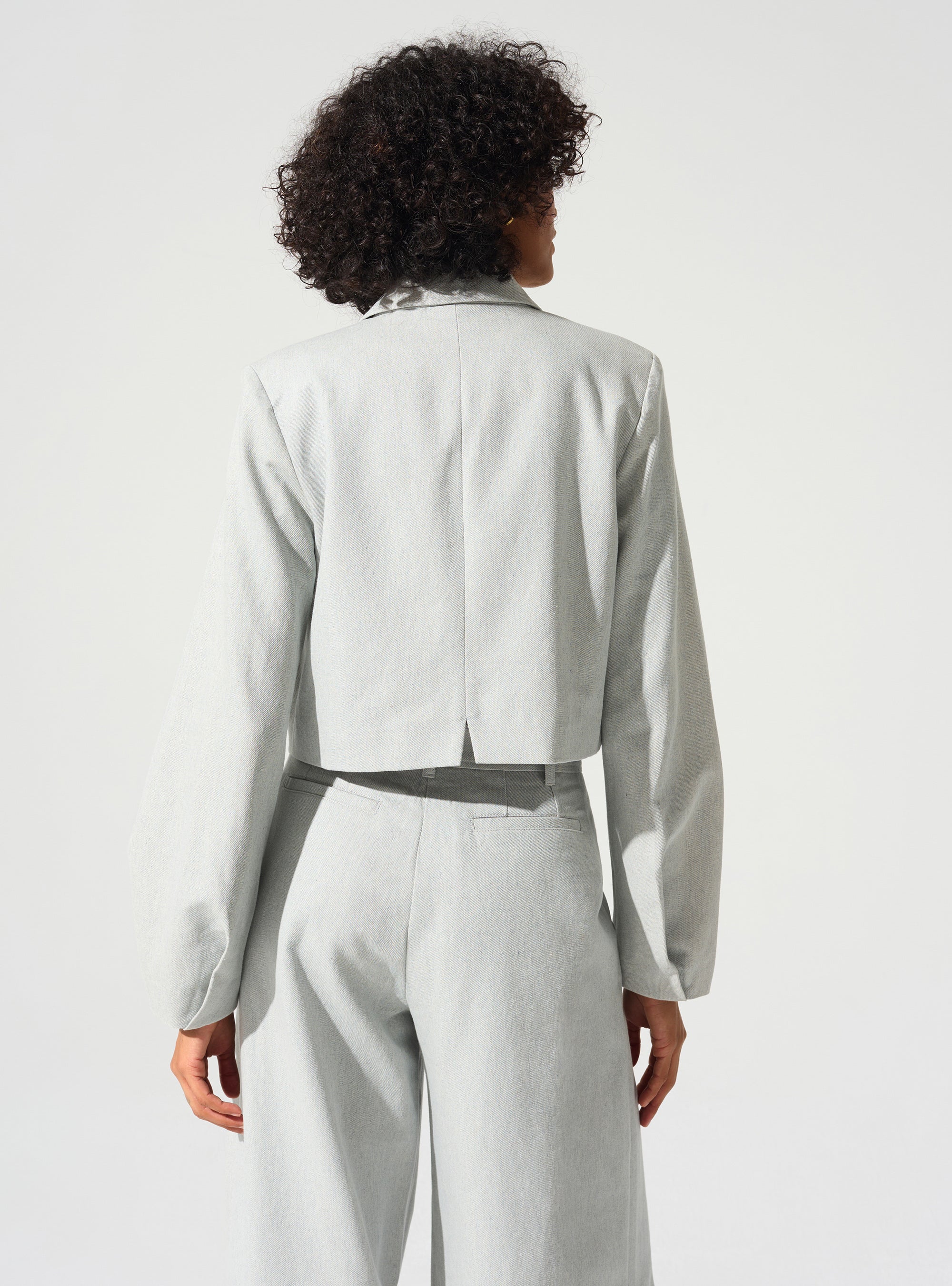 Kurze, maßgeschneiderte Jacke